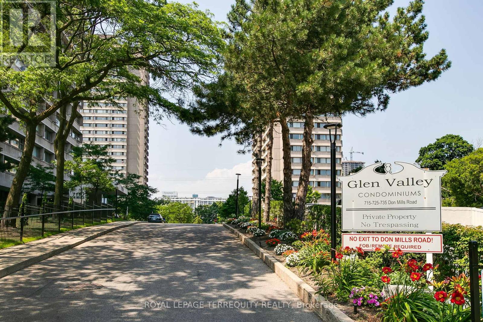 Property at PH01 - 715 DON MILLS ROAD image 5