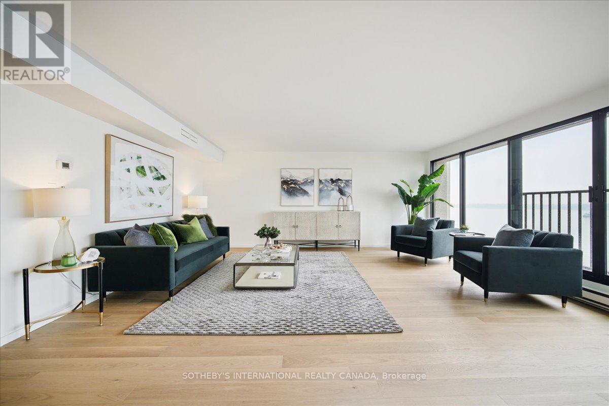 Property at 1110 - 65 HARBOUR SQUARE image 4