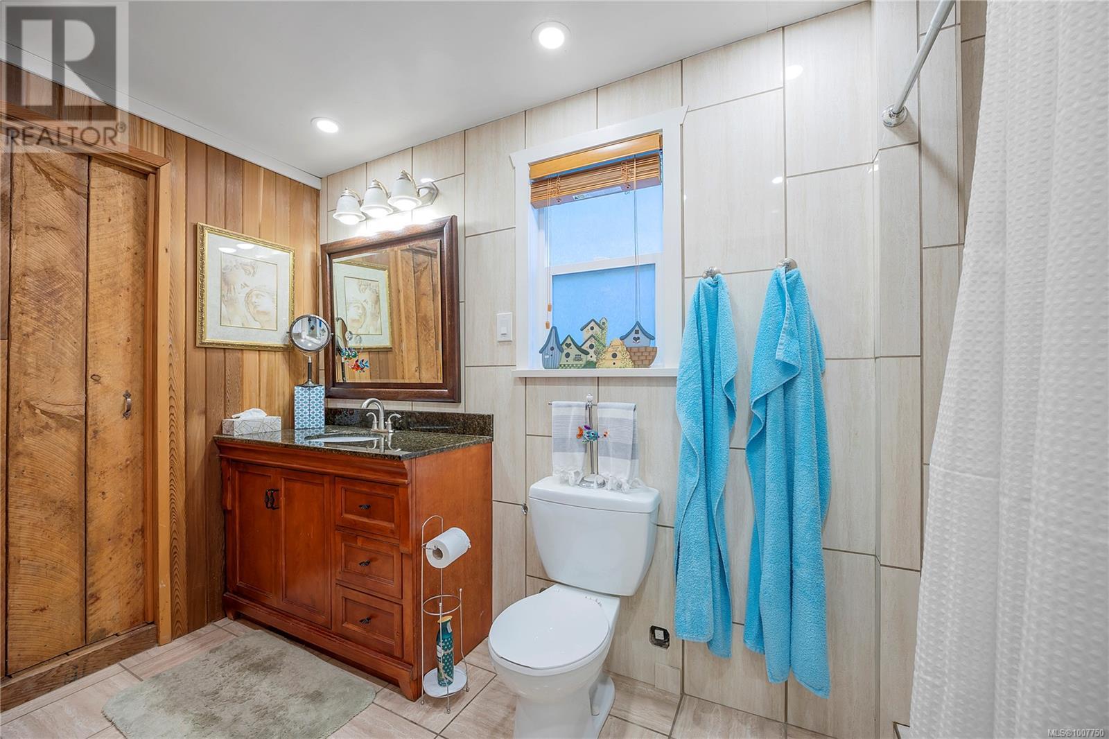Property at 1671 Fawcett Rd image 2