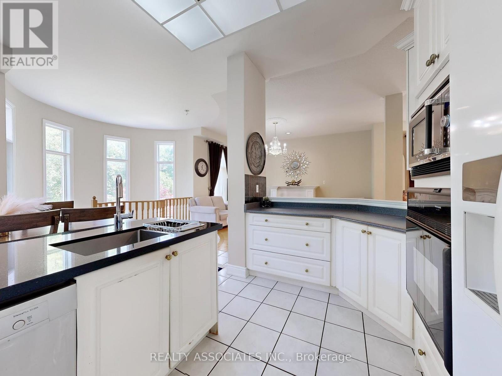 2 Lord Nelson Court, Richmond Hill, Ontario  L4S 1Y1 - Photo 21 - N12291075