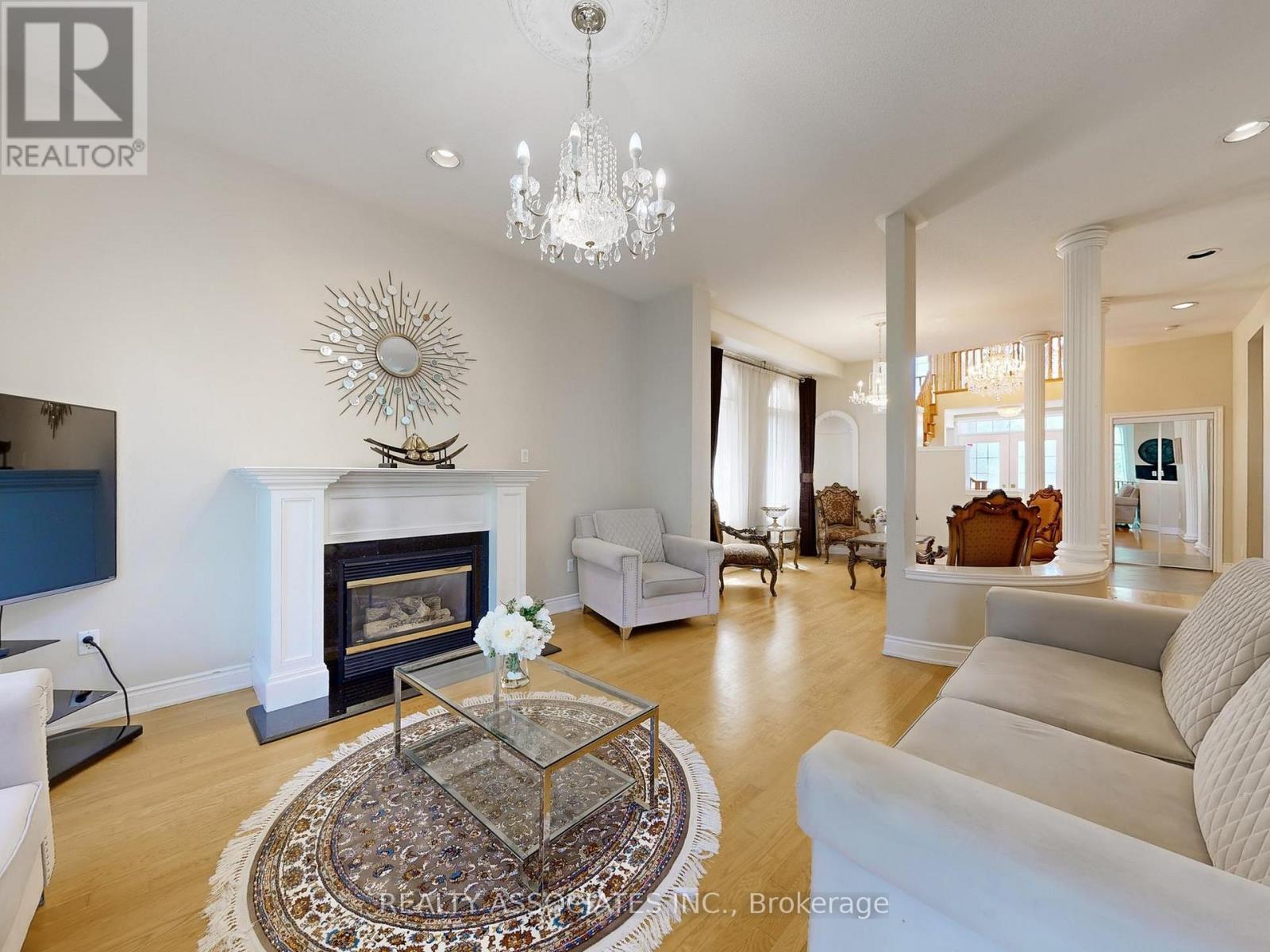 2 Lord Nelson Court, Richmond Hill, Ontario  L4S 1Y1 - Photo 8 - N12291075