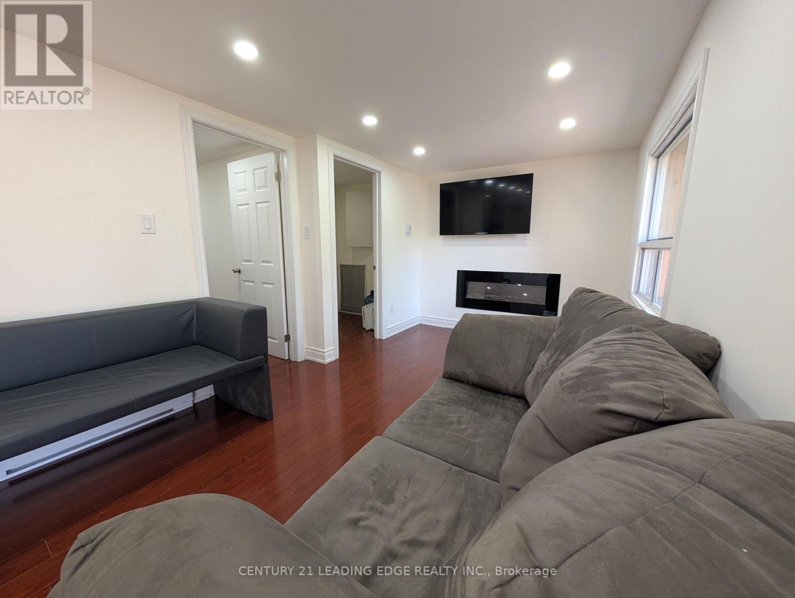 8144 Laidlaw Avenue, Ramara, Ontario  L0K 2B0 - Photo 21 - S12291041