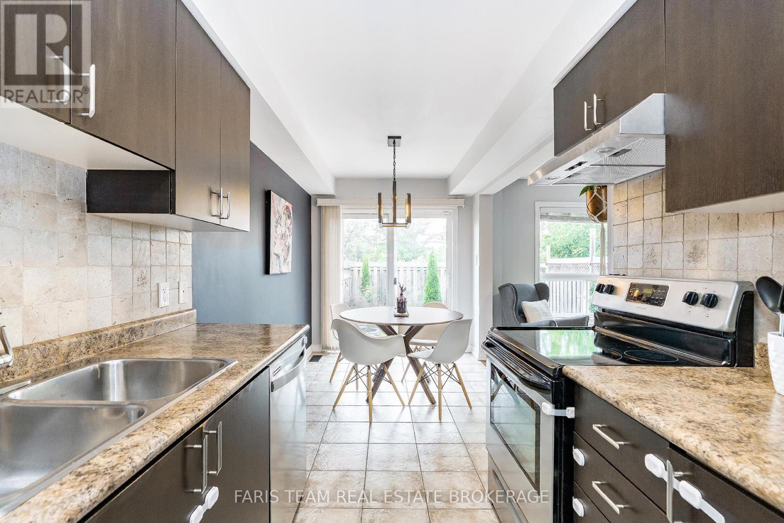 35 Southwoods Crescent, Barrie, Ontario  L4N 9P8 - Photo 7 - S12291054