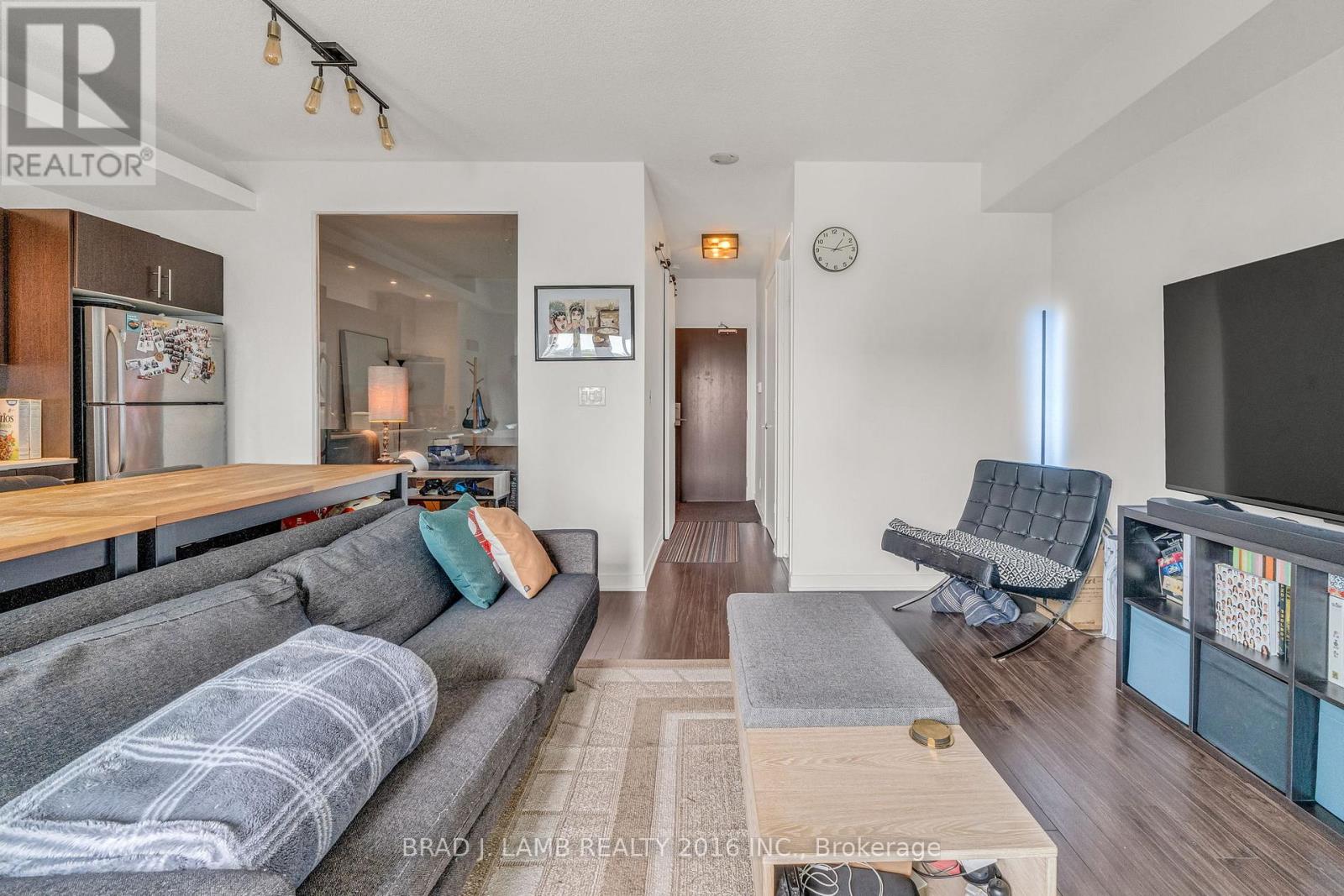 1031 - 165 Legion Road N, Toronto, Ontario  M8Y 0A1 - Photo 11 - W12291085