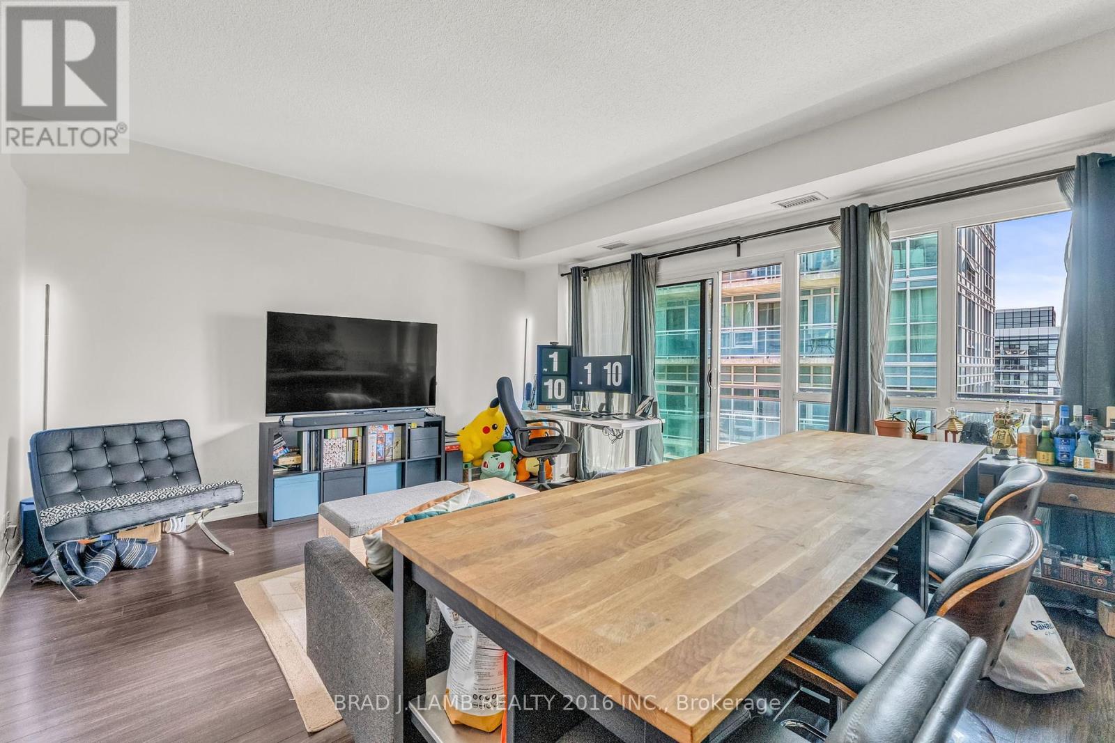 1031 - 165 Legion Road N, Toronto, Ontario  M8Y 0A1 - Photo 6 - W12291085