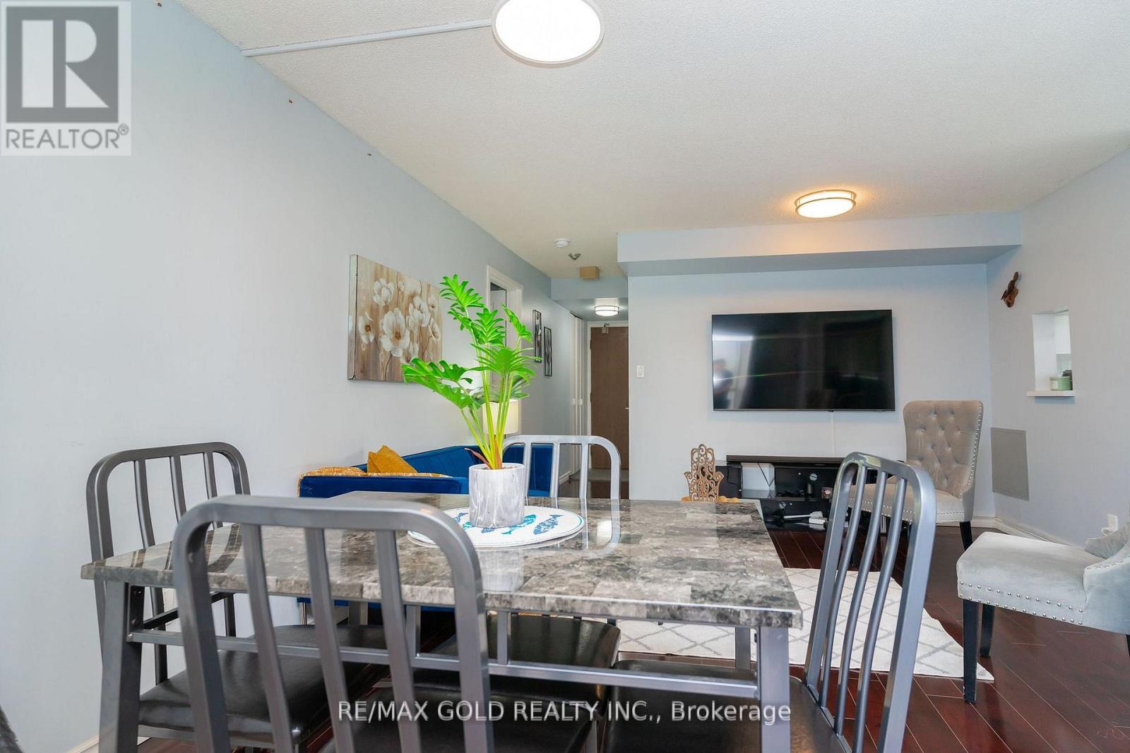 201 - 25 Agnes Street, Mississauga, Ontario  L5B 3X7 - Photo 15 - W12291229