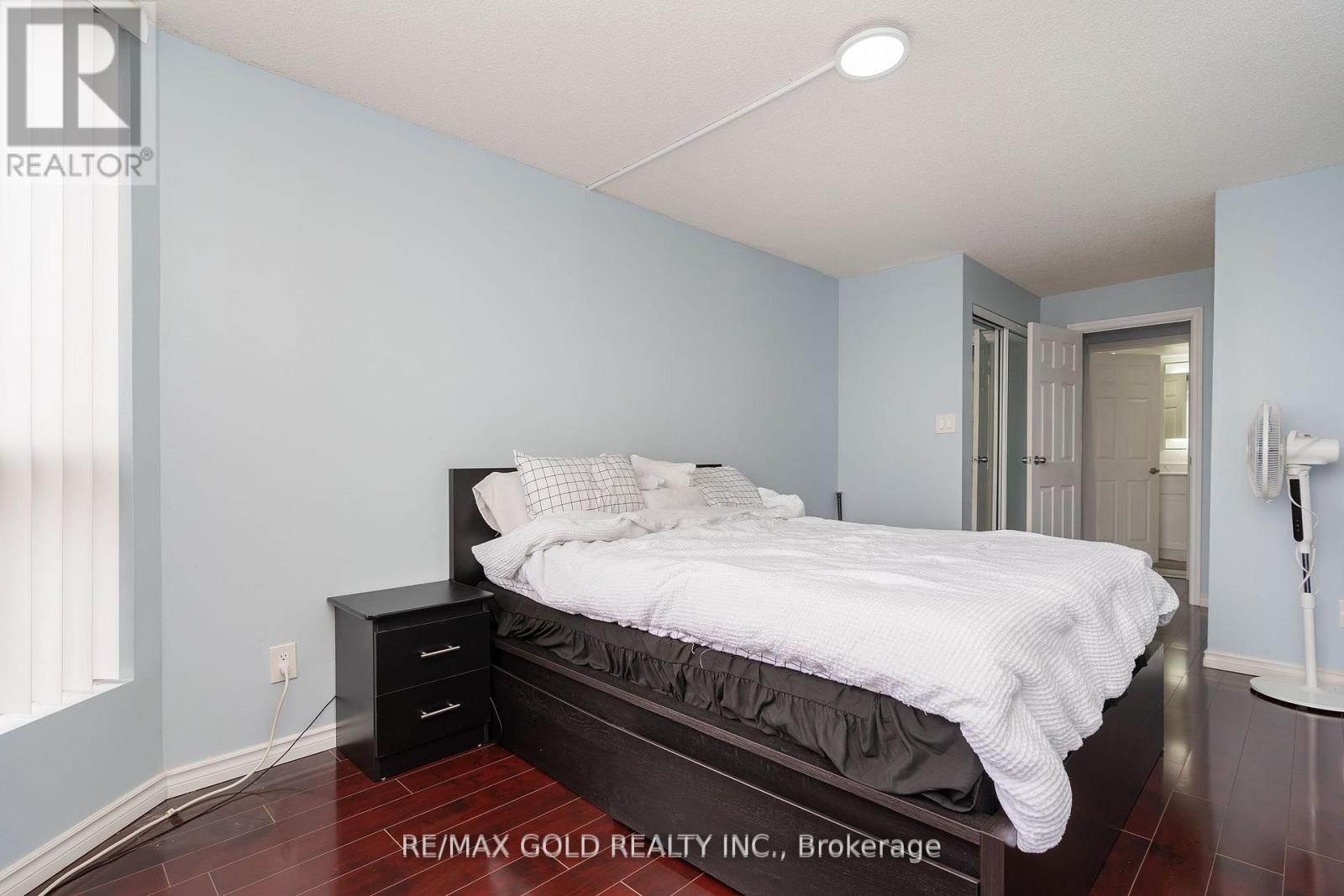 201 - 25 Agnes Street, Mississauga, Ontario  L5B 3X7 - Photo 24 - W12291229