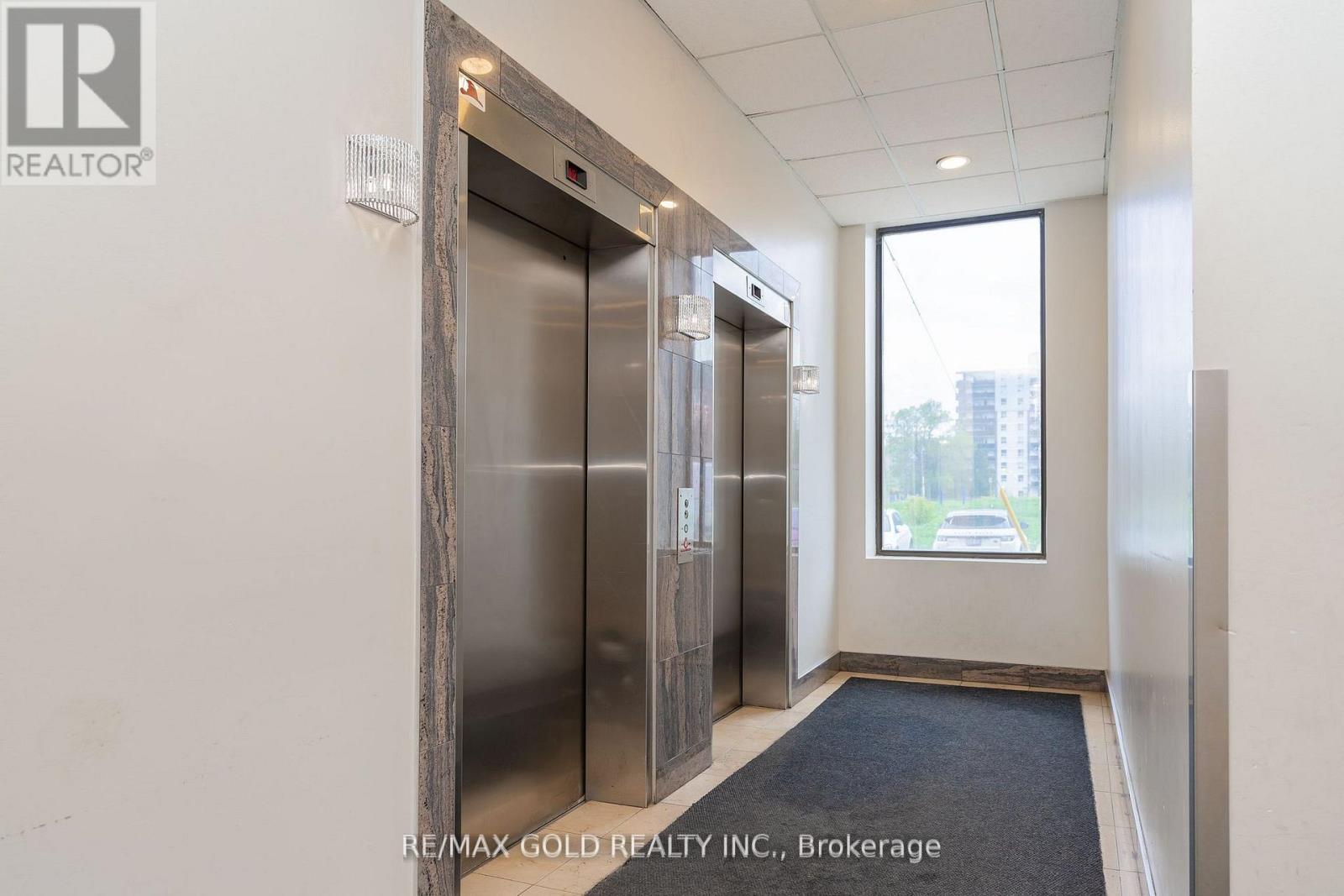 201 - 25 Agnes Street, Mississauga, Ontario  L5B 3X7 - Photo 6 - W12291229