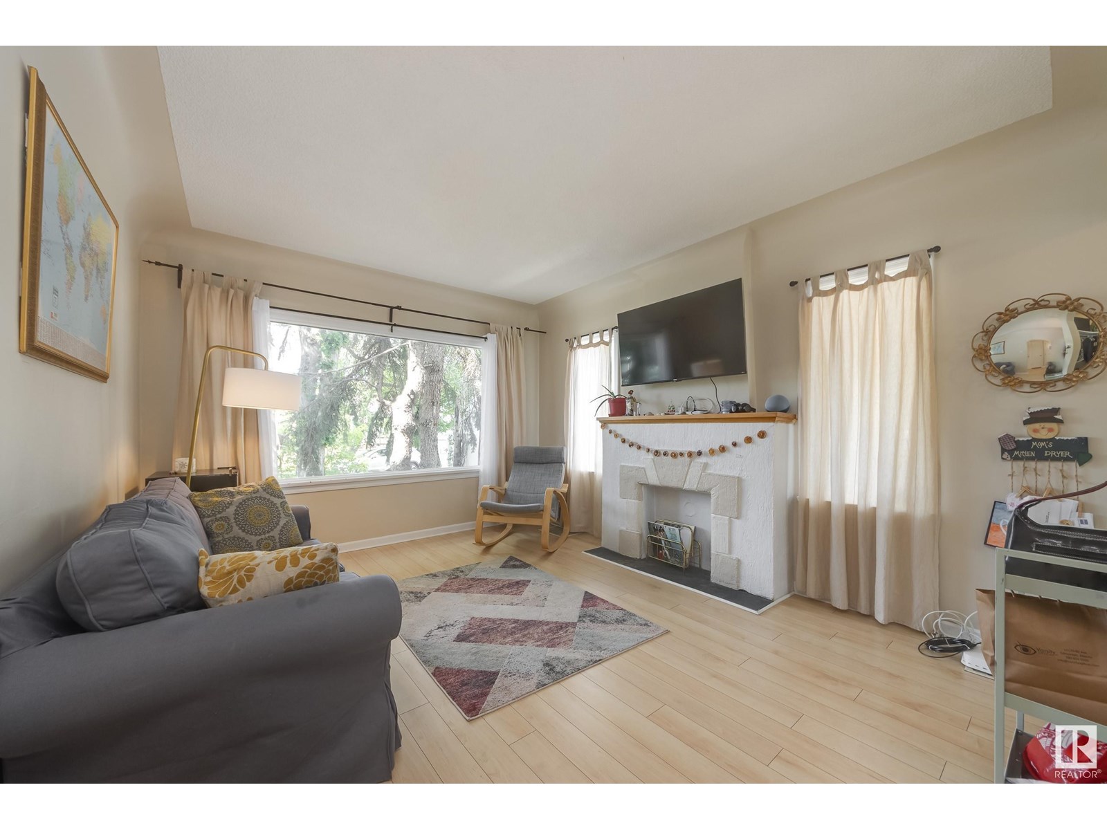 Property at 9909 87 AV NW image 5