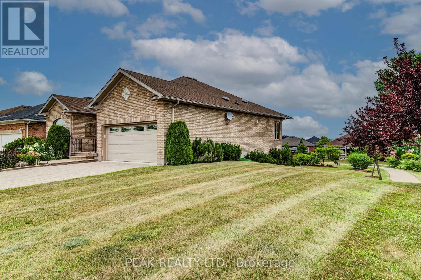 Property at 116 STONECROFT WAY image 3