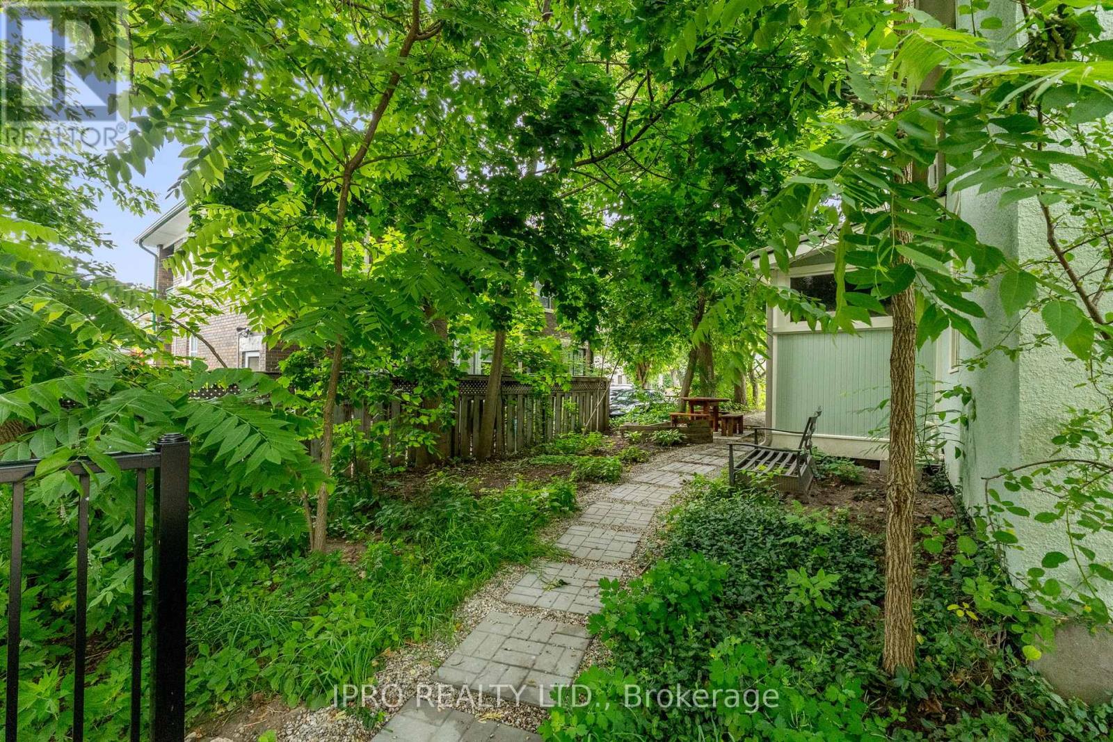 Property at 14 YOUNG STREET W image 4