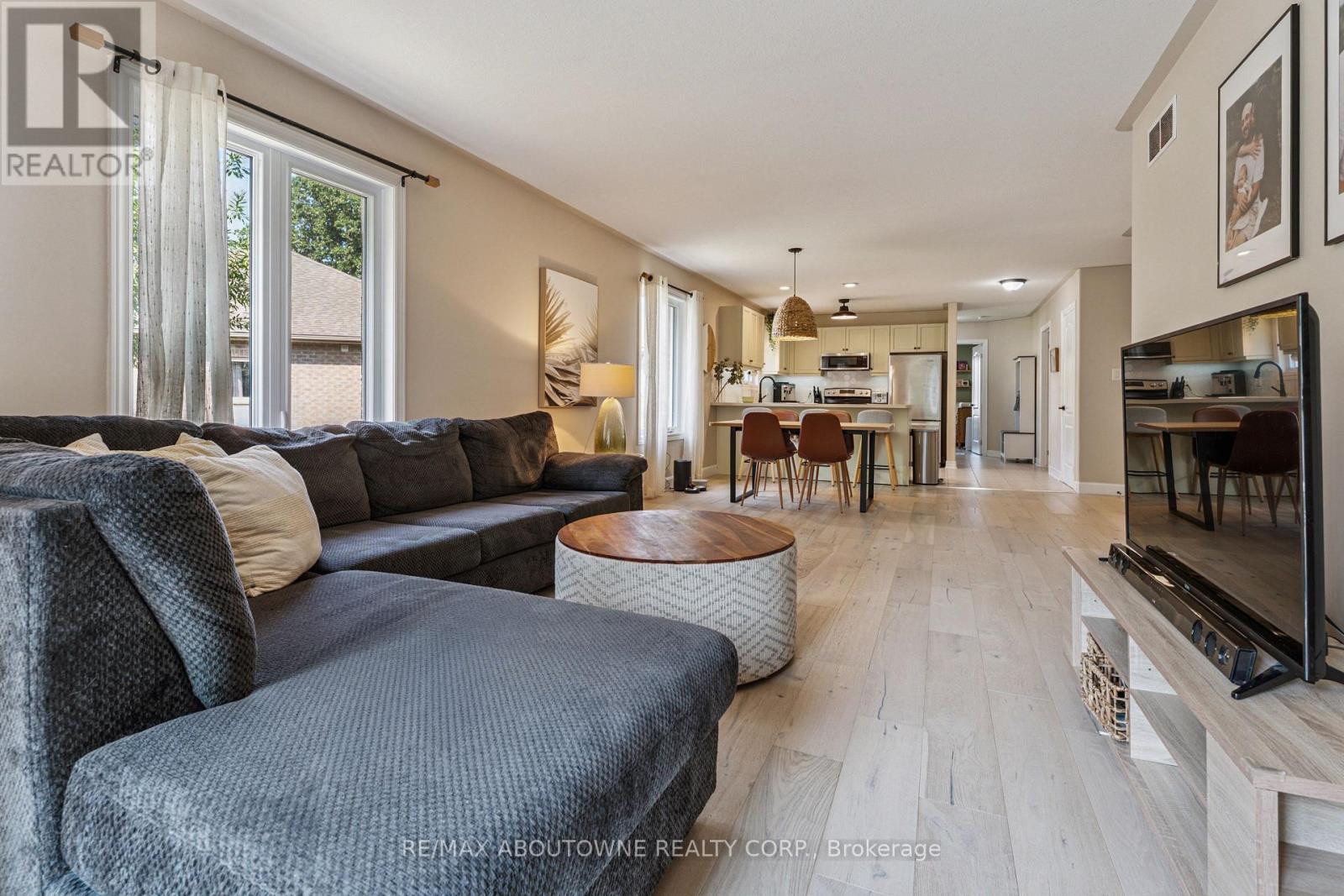 66 Bridgewater Court, Welland (N. Welland), Ontario  L3C 7M6 - Photo 13 - X12291101