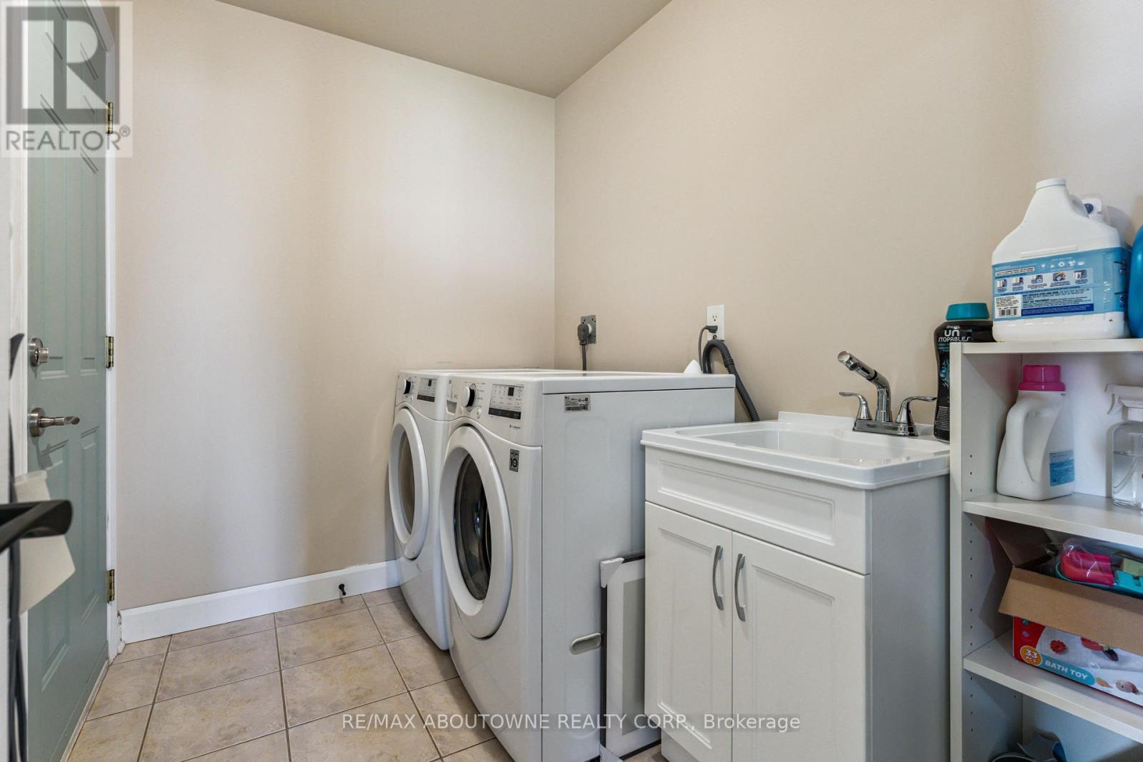 66 Bridgewater Court, Welland (N. Welland), Ontario  L3C 7M6 - Photo 18 - X12291101