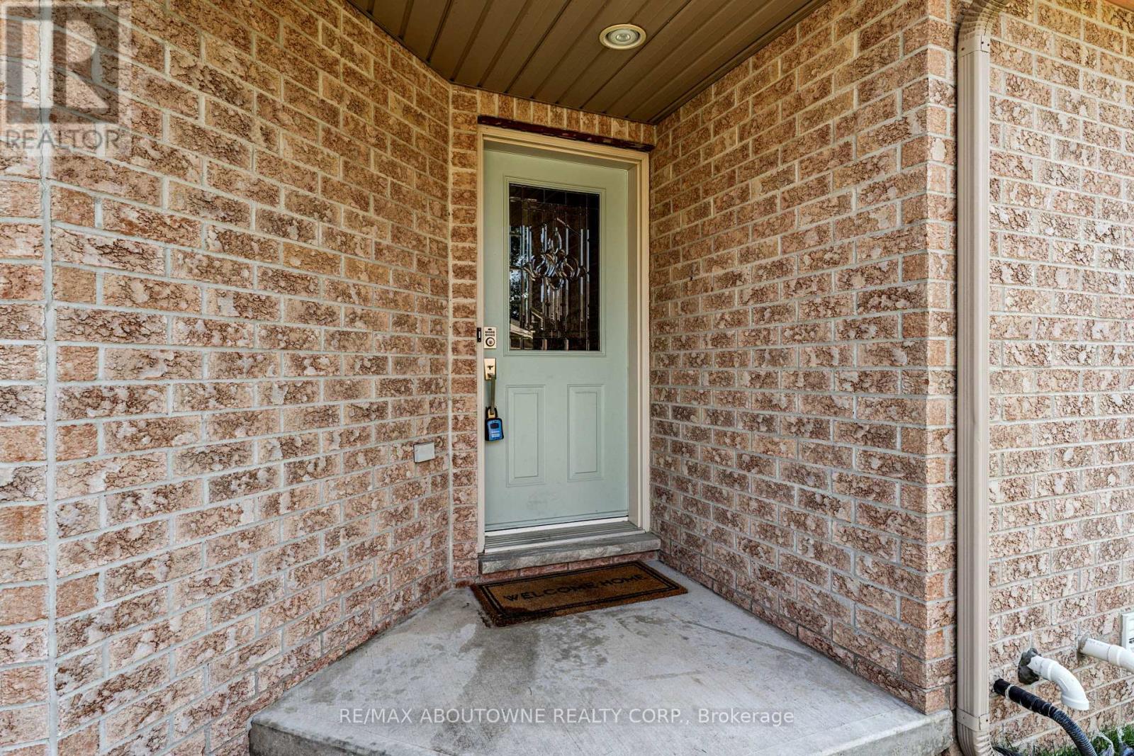 66 Bridgewater Court, Welland (N. Welland), Ontario  L3C 7M6 - Photo 3 - X12291101