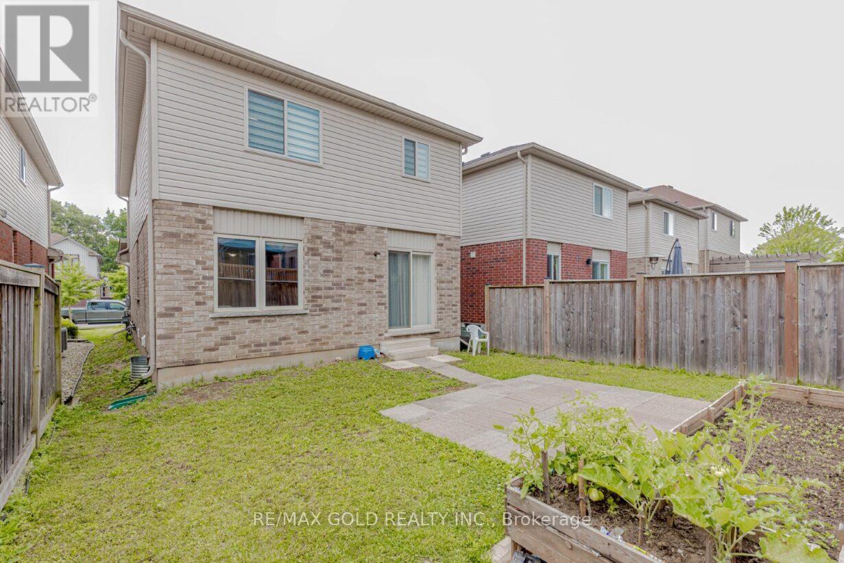 47 Hinrichs Crescent, Cambridge, Ontario  N1T 0A8 - Photo 46 - X12291182