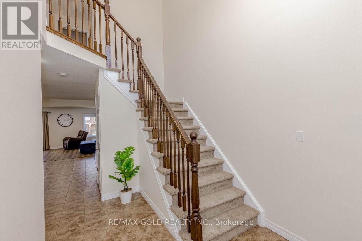47 Hinrichs Crescent, Cambridge, Ontario  N1T 0A8 - Photo 6 - X12291182