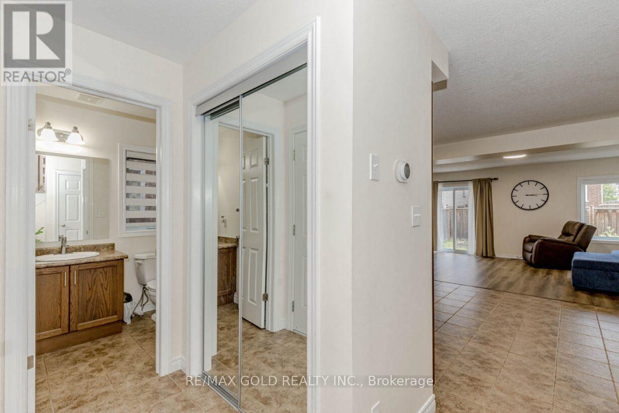47 Hinrichs Crescent, Cambridge, Ontario  N1T 0A8 - Photo 7 - X12291182