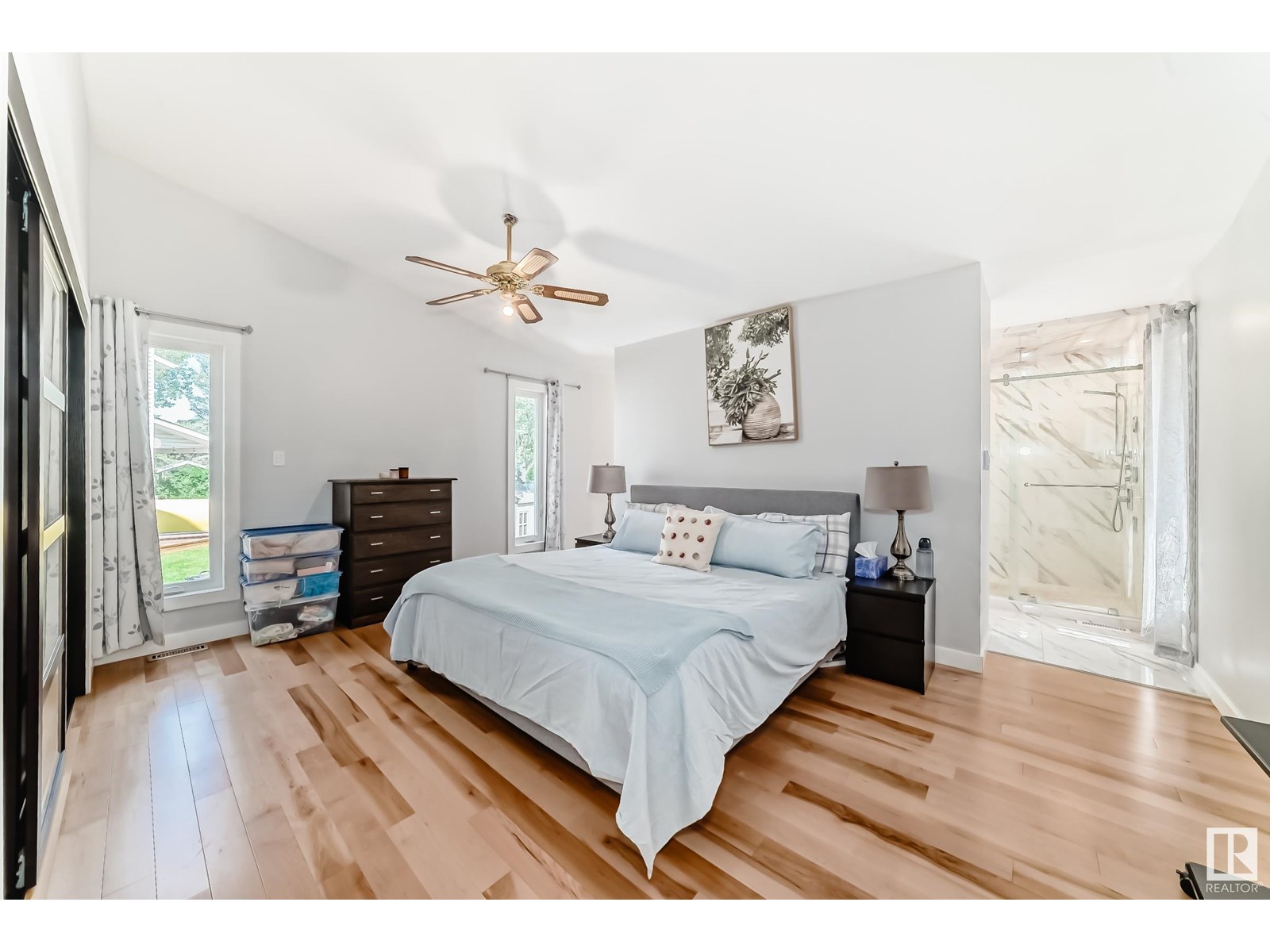 Property at 424 BUTCHART DR NW image 1
