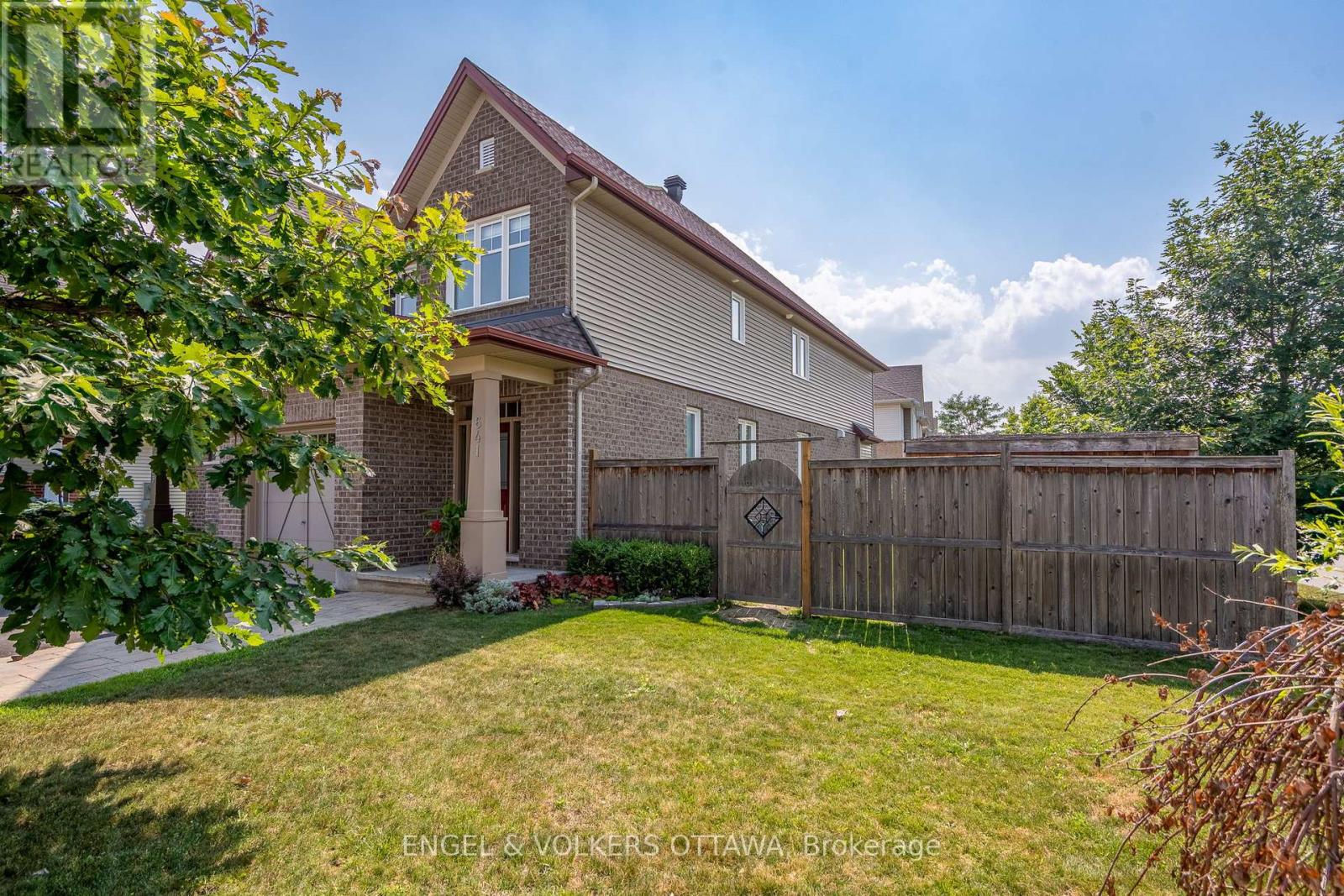 Property at 641 WILLOWMERE WAY image 2