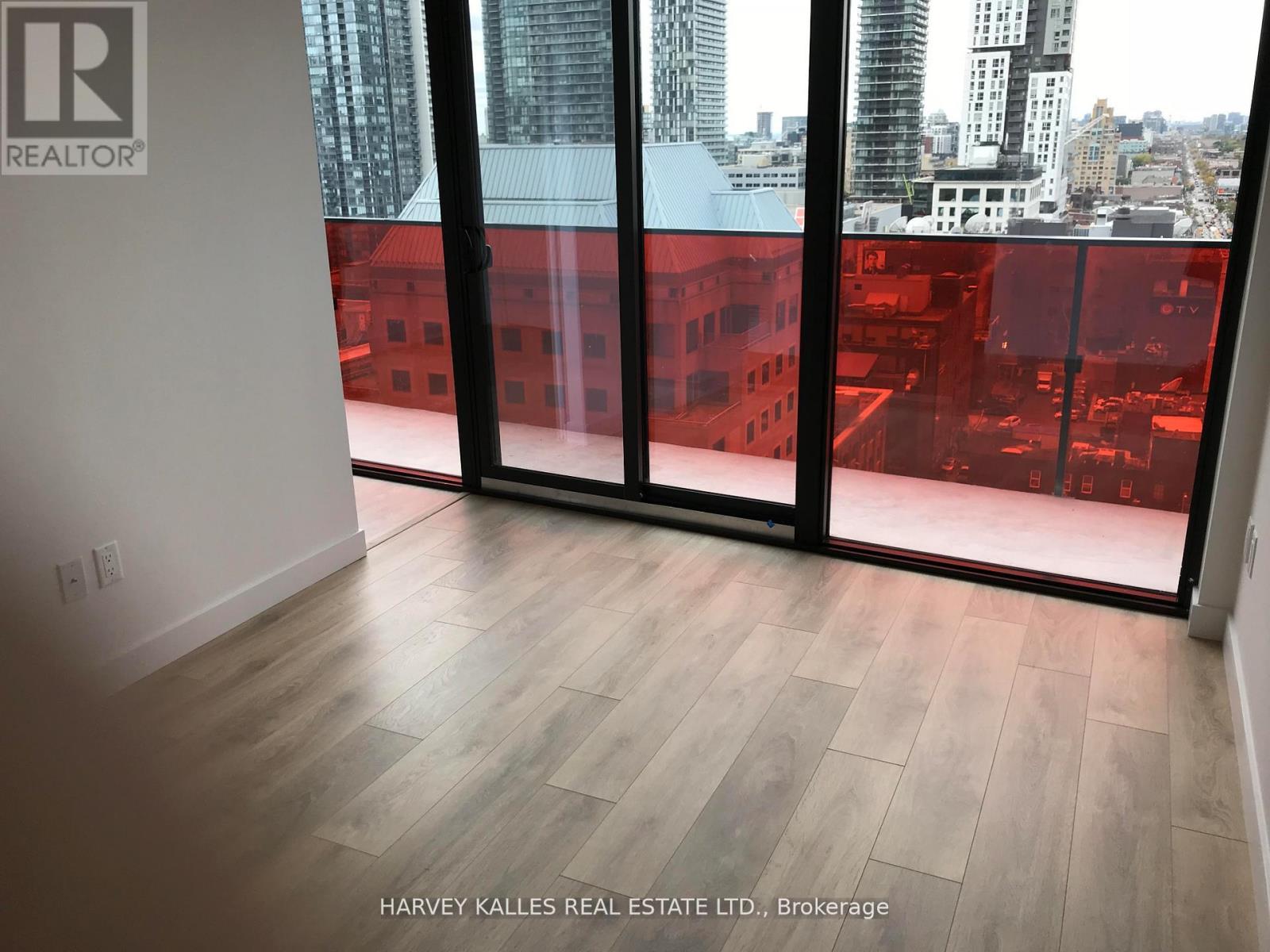1002 - 215 Queen Street W, Toronto, Ontario  M5V 0P5 - Photo 2 - C12291286