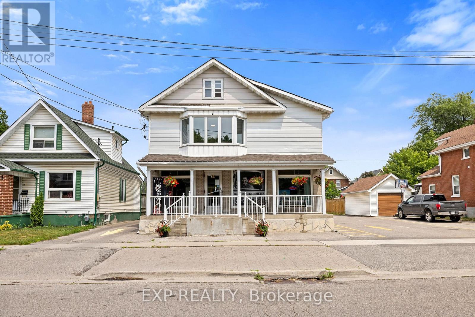 28 Buckingham Avenue, Oshawa, Ontario  L1G 2K3 - Photo 1 - E12291261
