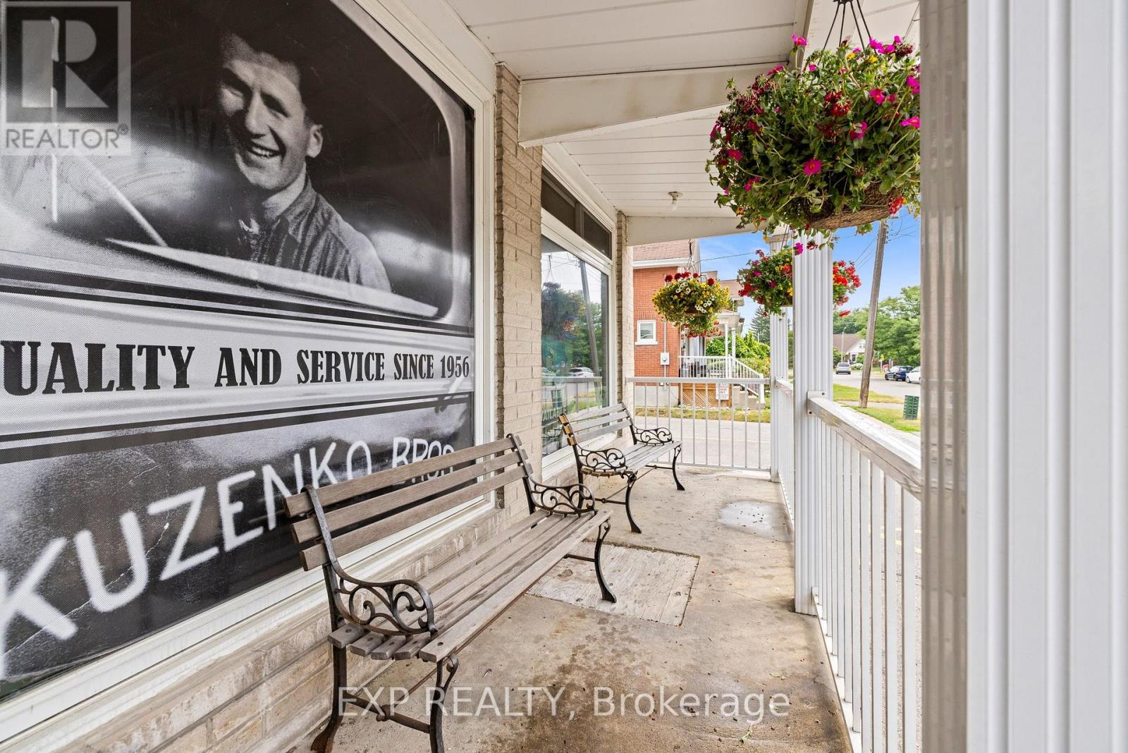 28 Buckingham Avenue, Oshawa, Ontario  L1G 2K3 - Photo 4 - E12291261