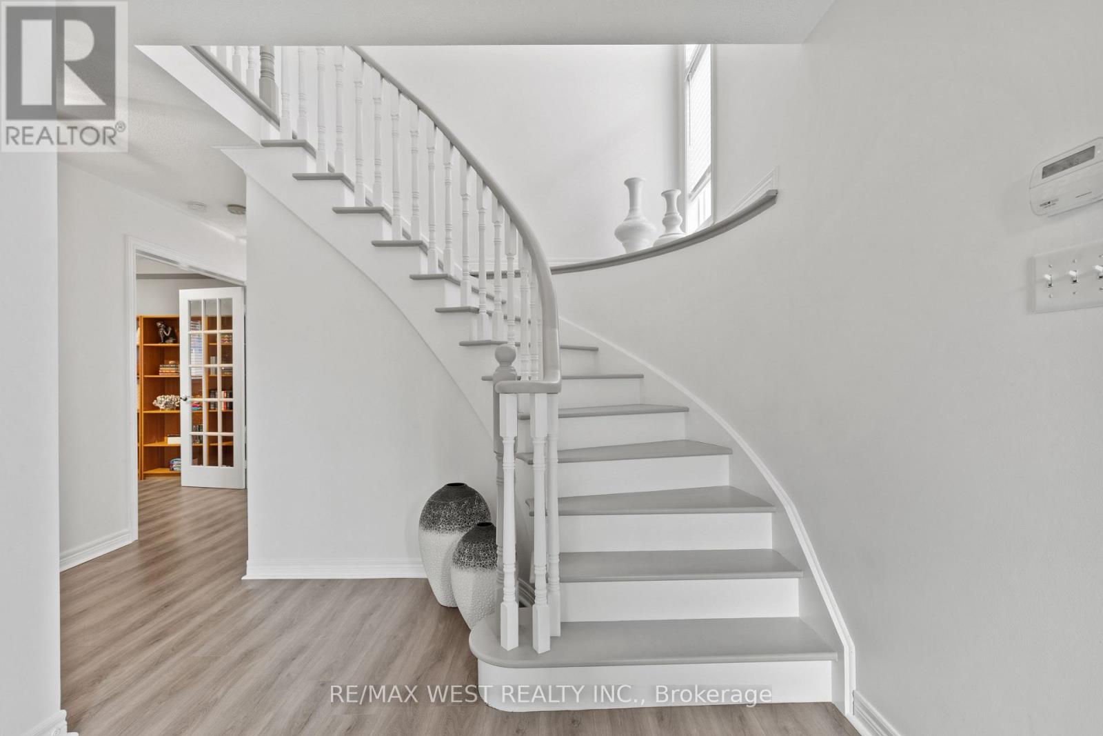 Property at 30 CROSS COUNTRY BOULEVARD image 5