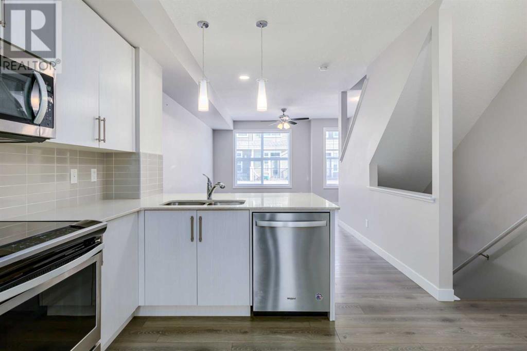 Property at 18 Legacy Path SE image 4