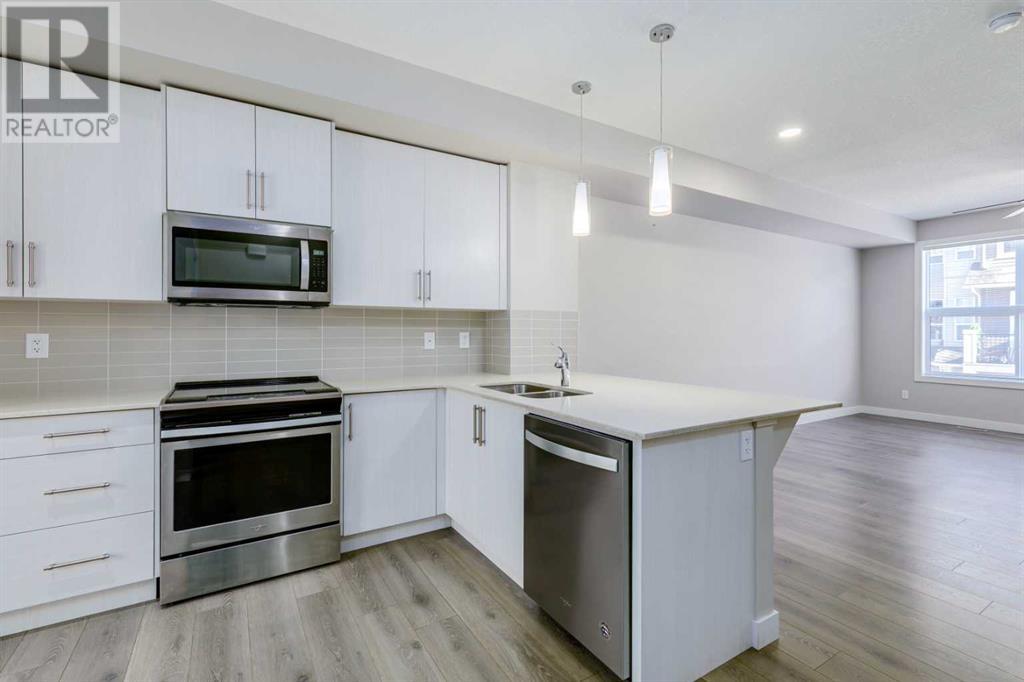 Property at 18 Legacy Path SE image 3