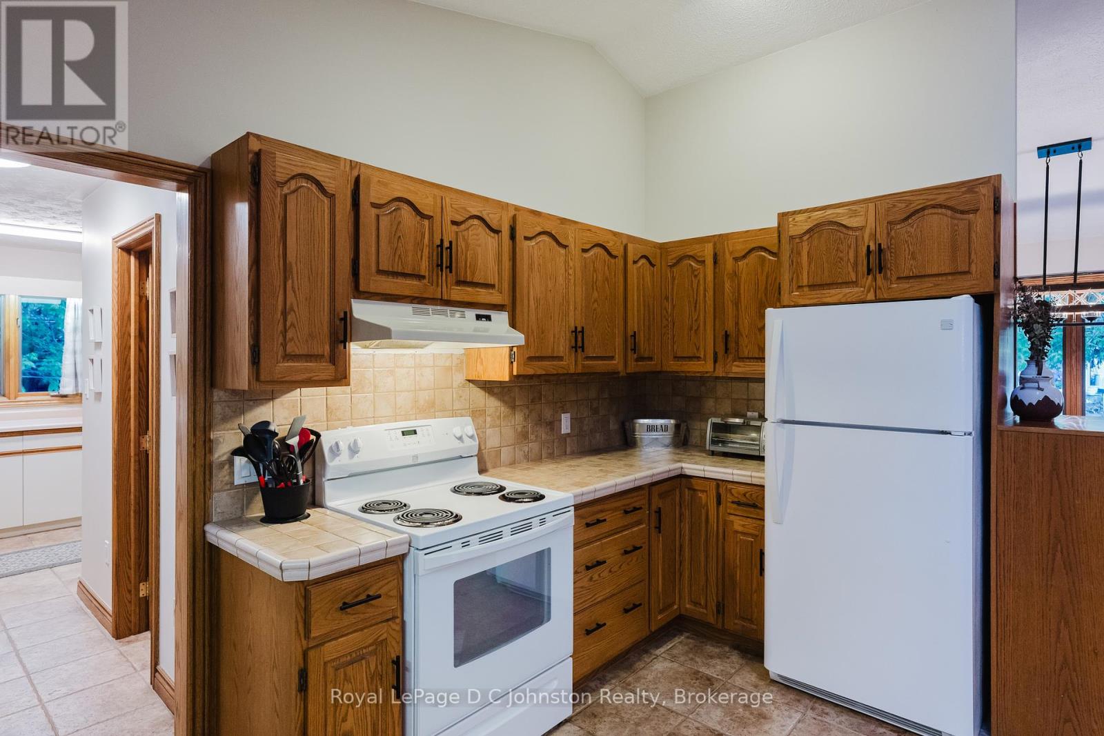 30 Cedar Bush Drive, Saugeen Shores, Ontario  N0H 2L0 - Photo 19 - X12291439