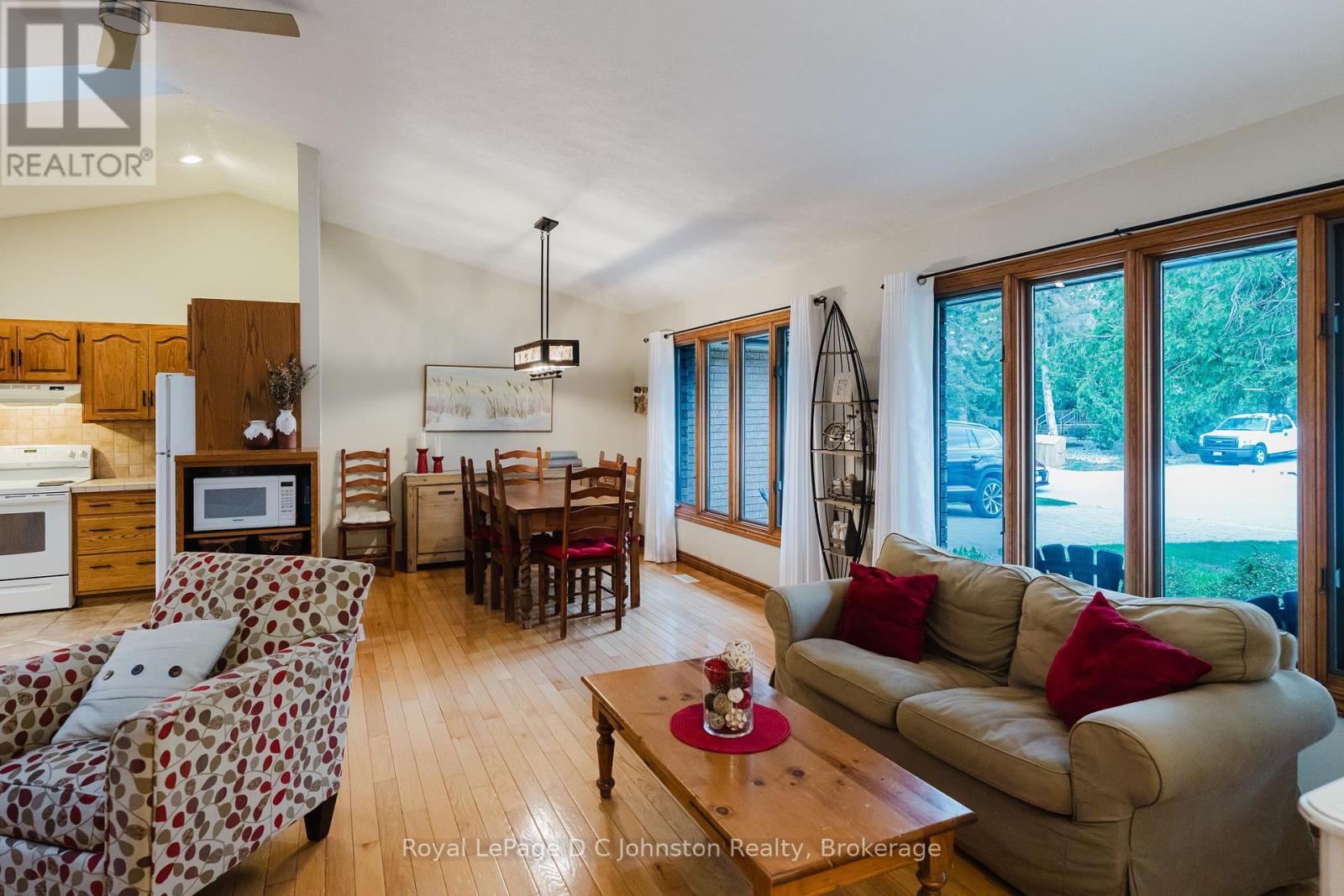 30 Cedar Bush Drive, Saugeen Shores, Ontario  N0H 2L0 - Photo 6 - X12291439