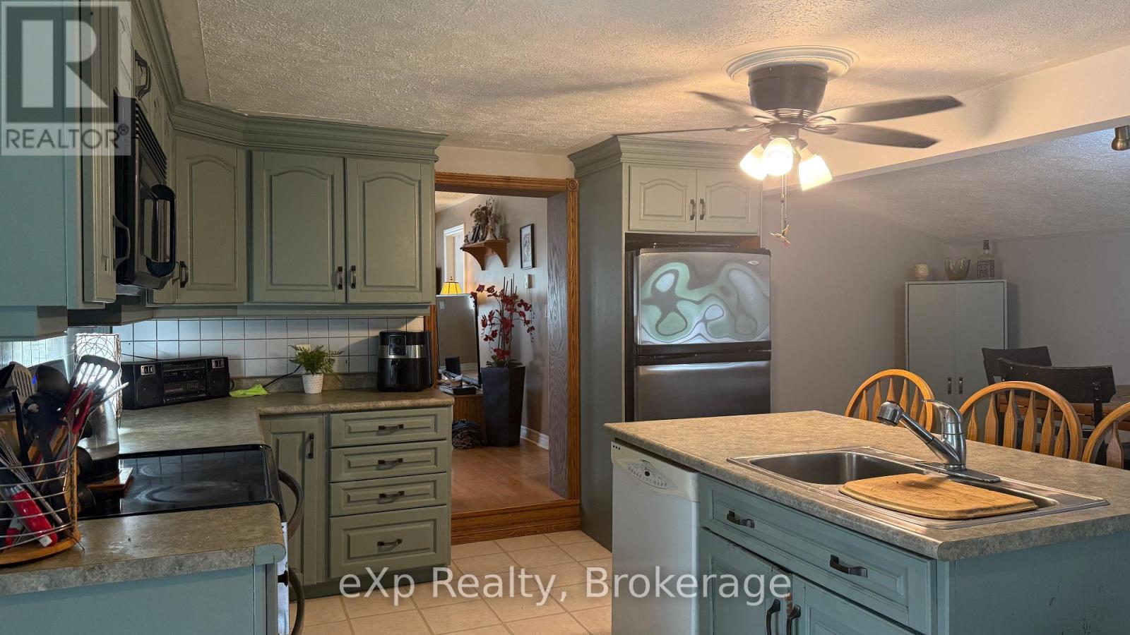 182 4th Street Sw, Arran-Elderslie, Ontario  N0G 1L0 - Photo 6 - X12291473