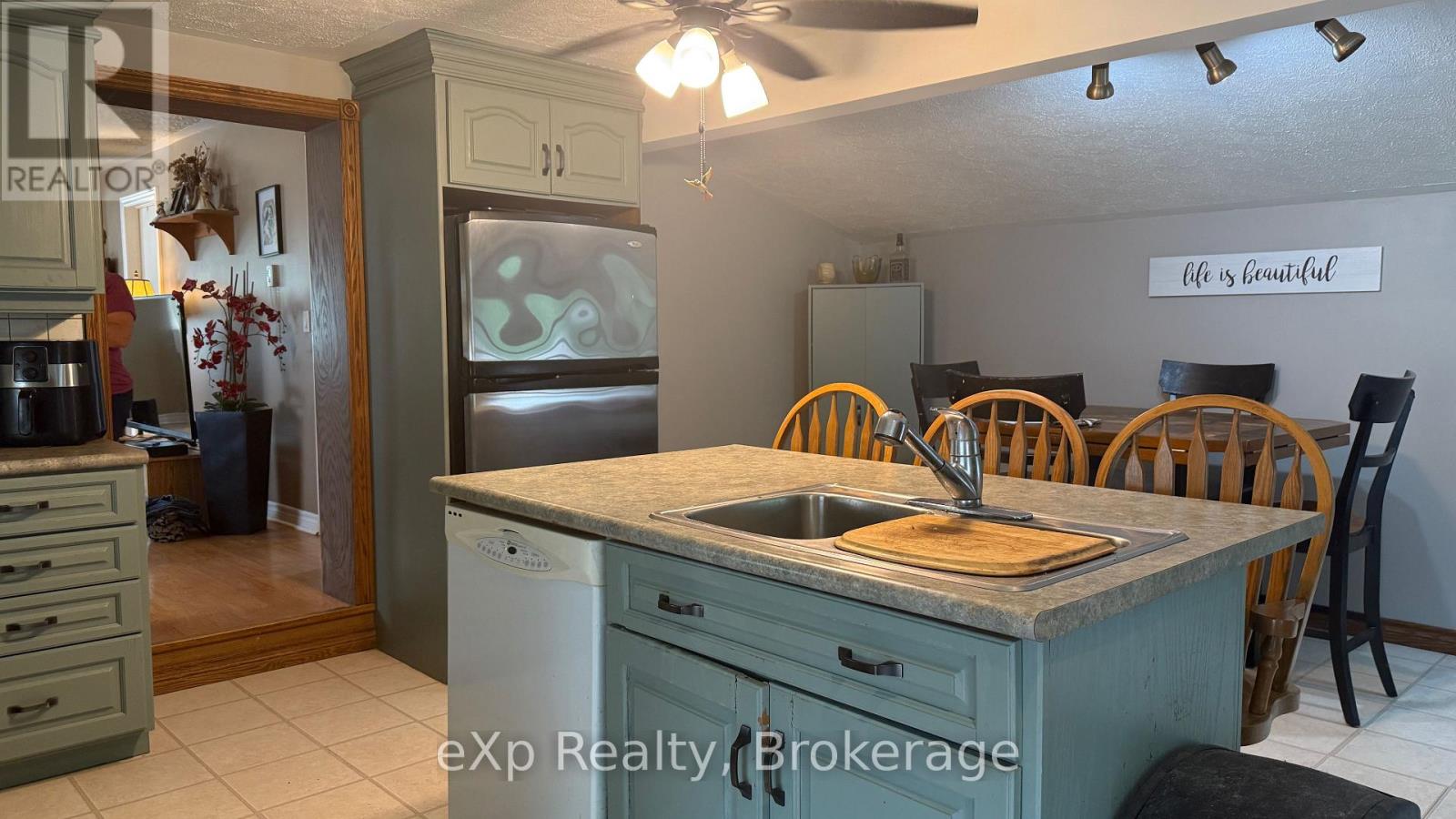 182 4th Street Sw, Arran-Elderslie, Ontario  N0G 1L0 - Photo 5 - X12291473