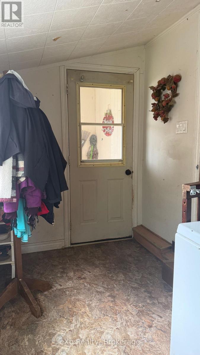 182 4th Street Sw, Arran-Elderslie, Ontario  N0G 1L0 - Photo 3 - X12291473