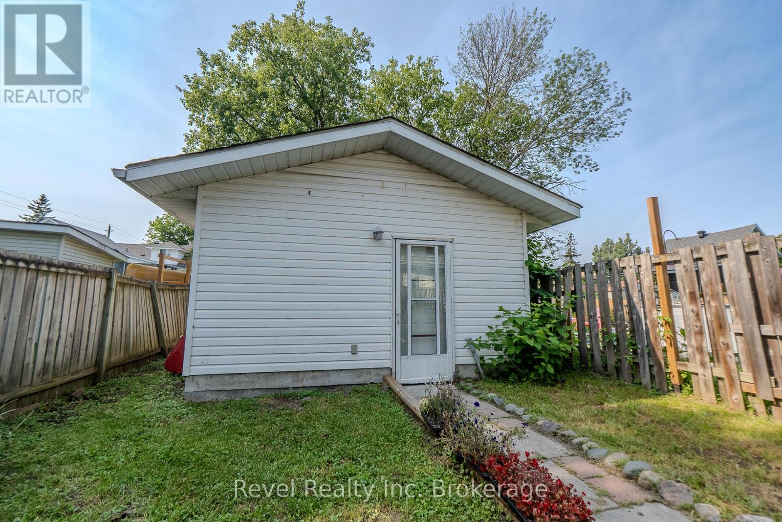 Property at 1038 FERGUSON STREET image 3