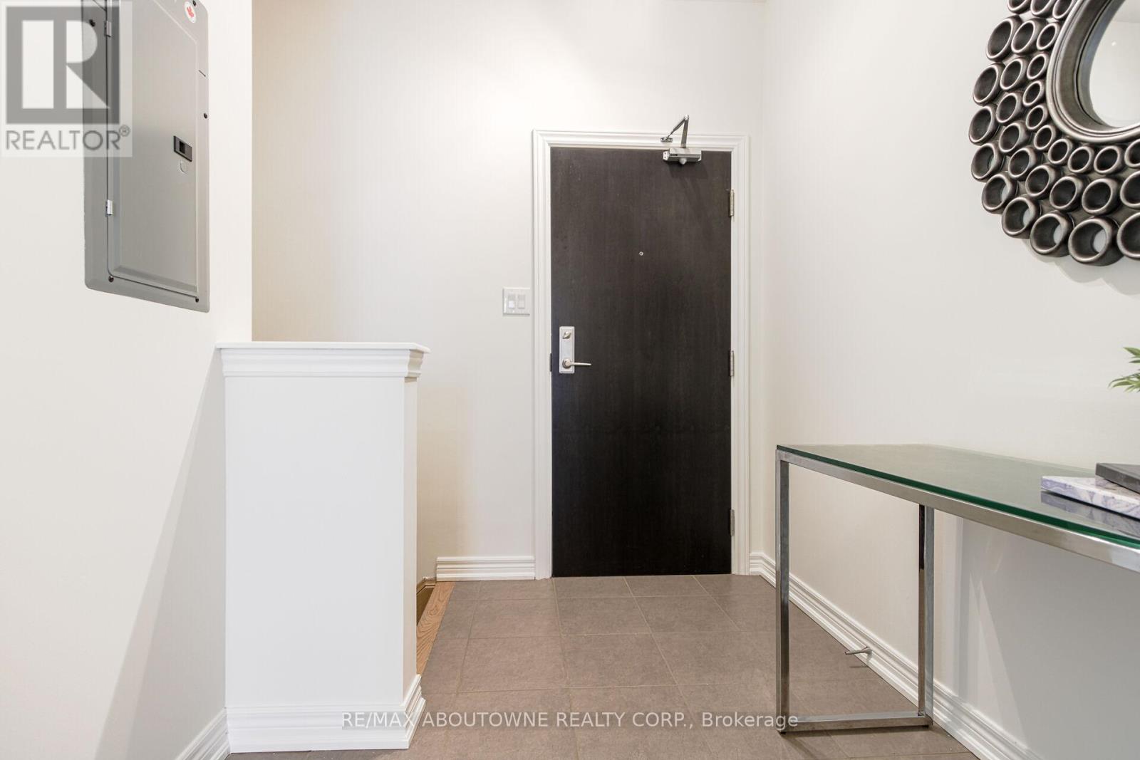Property at 206 - 2339 SAWGRASS DRIVE image 2