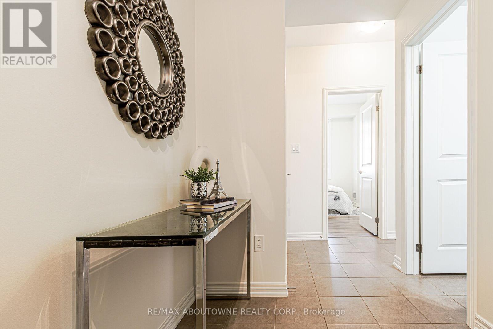 Property at 206 - 2339 SAWGRASS DRIVE image 3