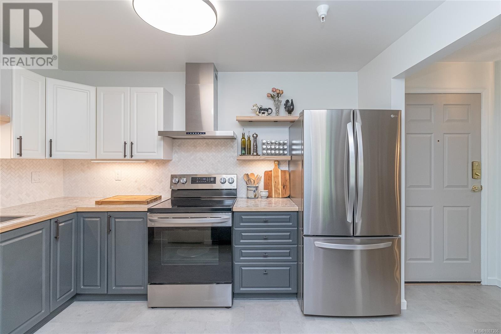 311 5620 Edgewater Lane, Nanaimo, British Columbia  V9T 5K1 - Photo 5 - 1007306