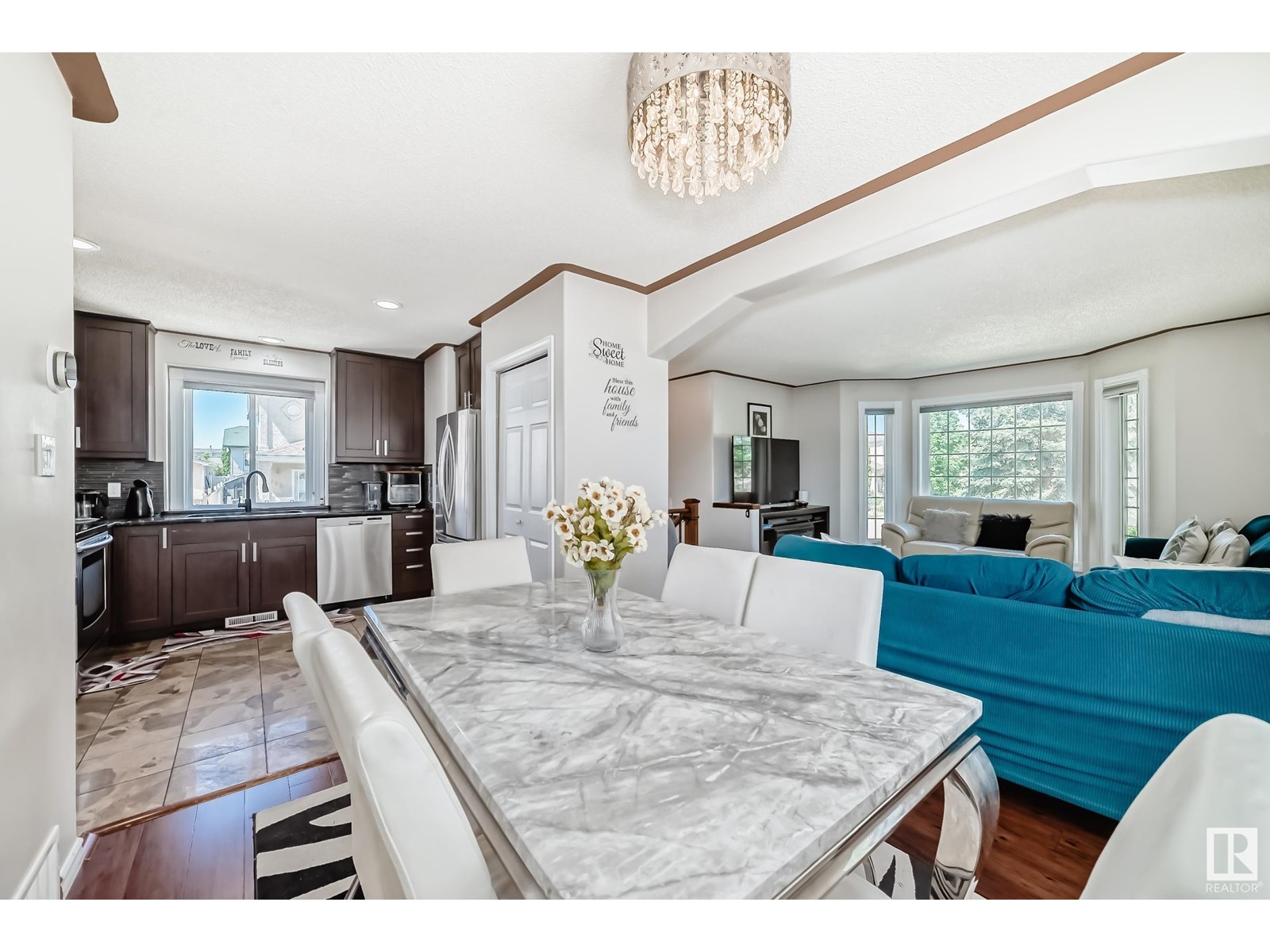Property at 542 RIVER Pt NW image 1
