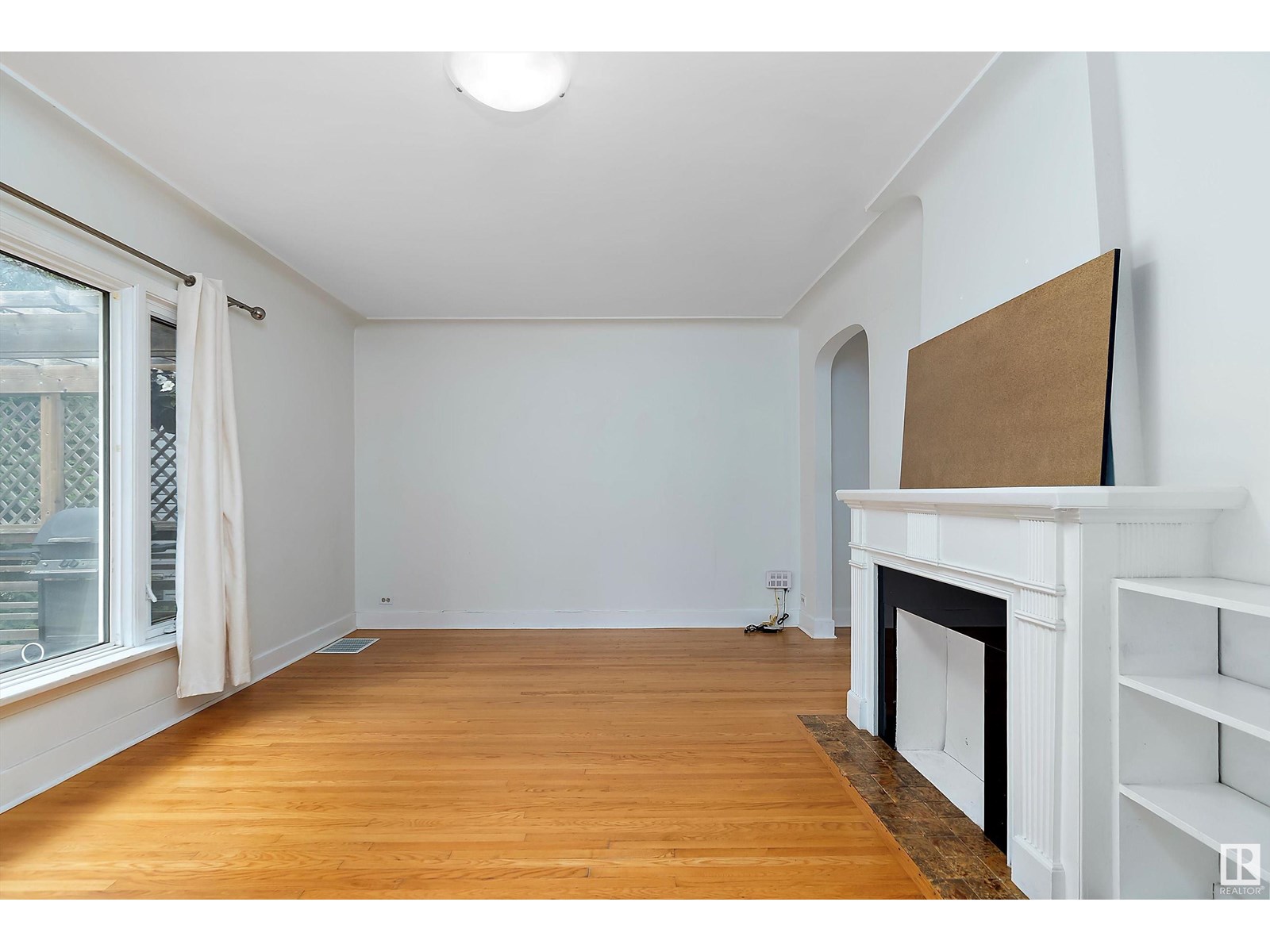 Property at 11126 80 AV NW image 1