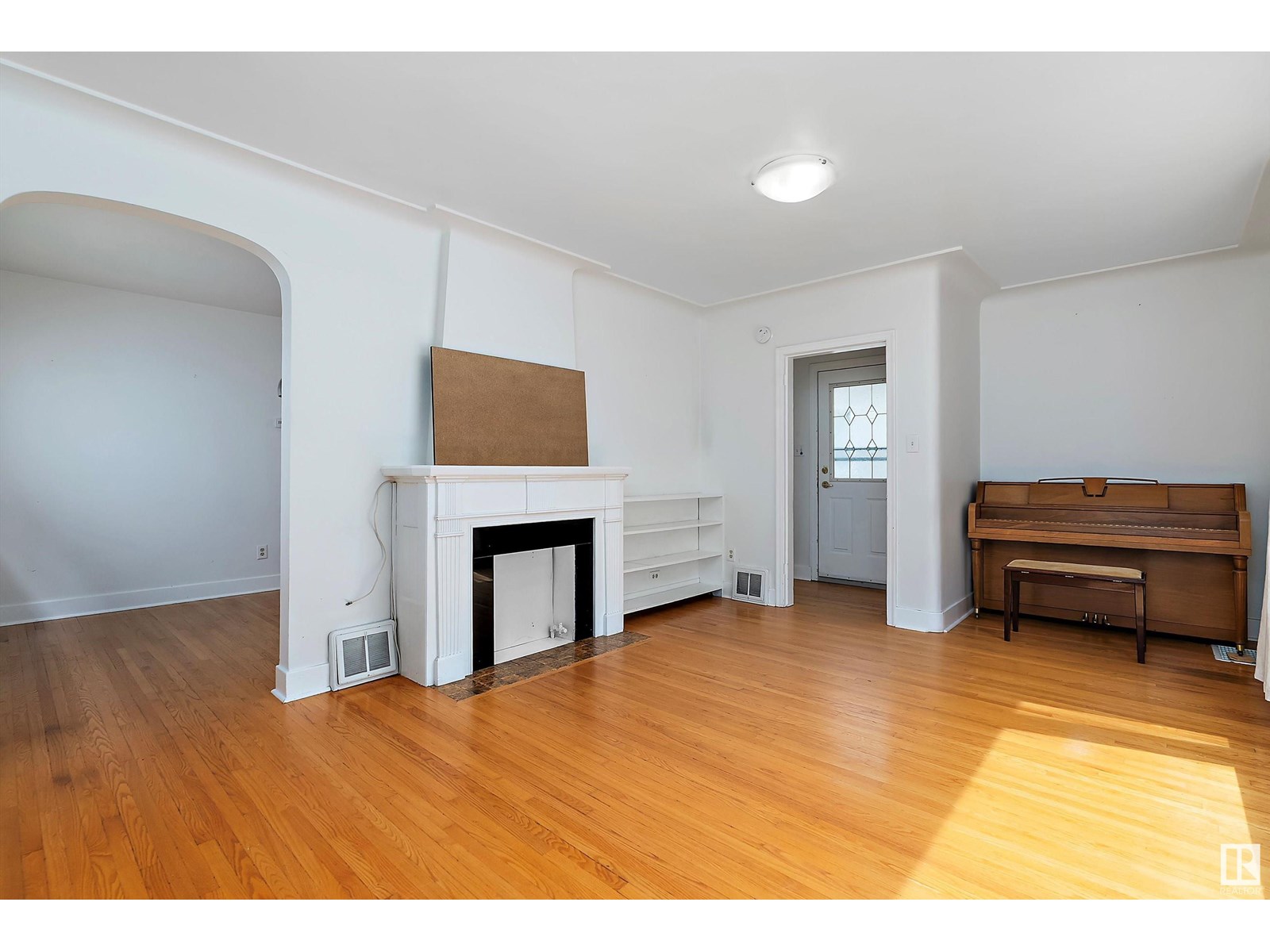 Property at 11126 80 AV NW image 3
