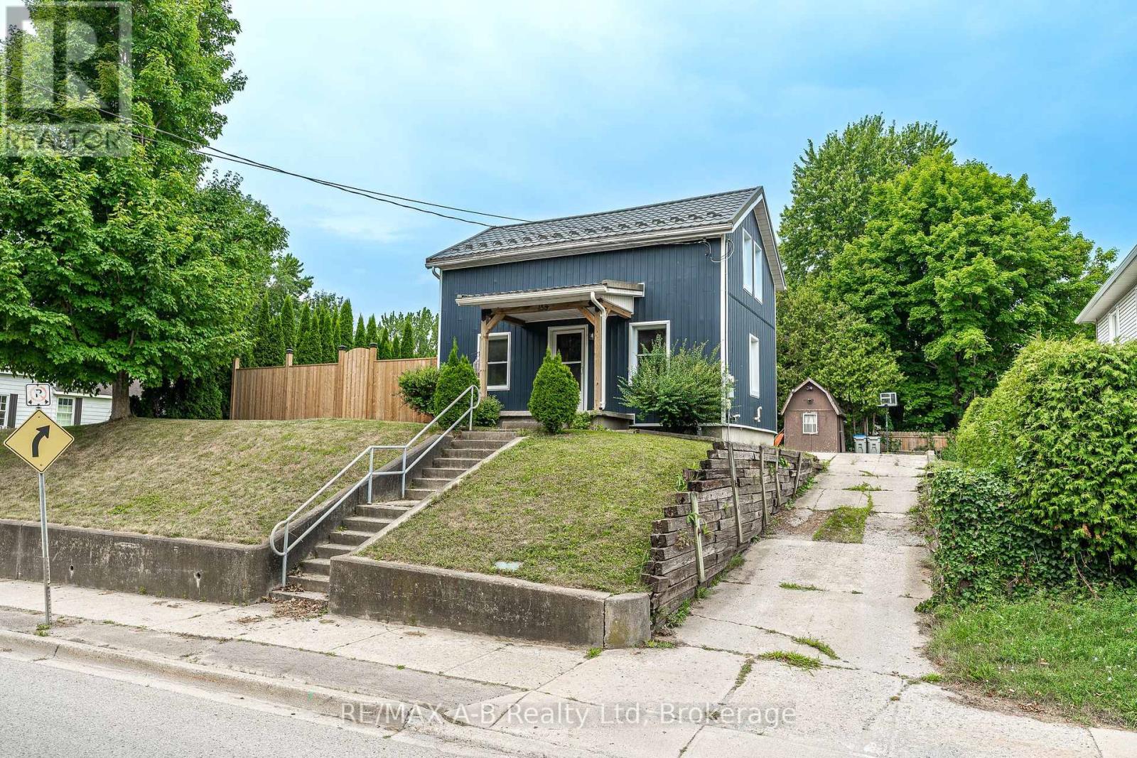158 James Street N, St. Marys, Ontario  N4X 1B3 - Photo 2 - X12291529