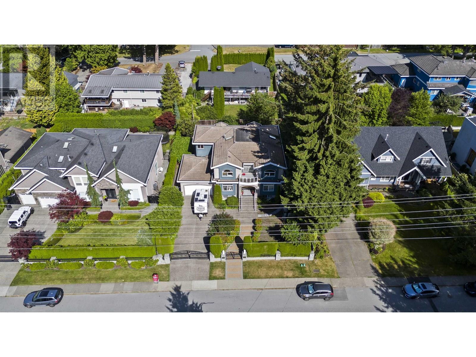 Property at 3550 PHILLIPS AVENUE image 2