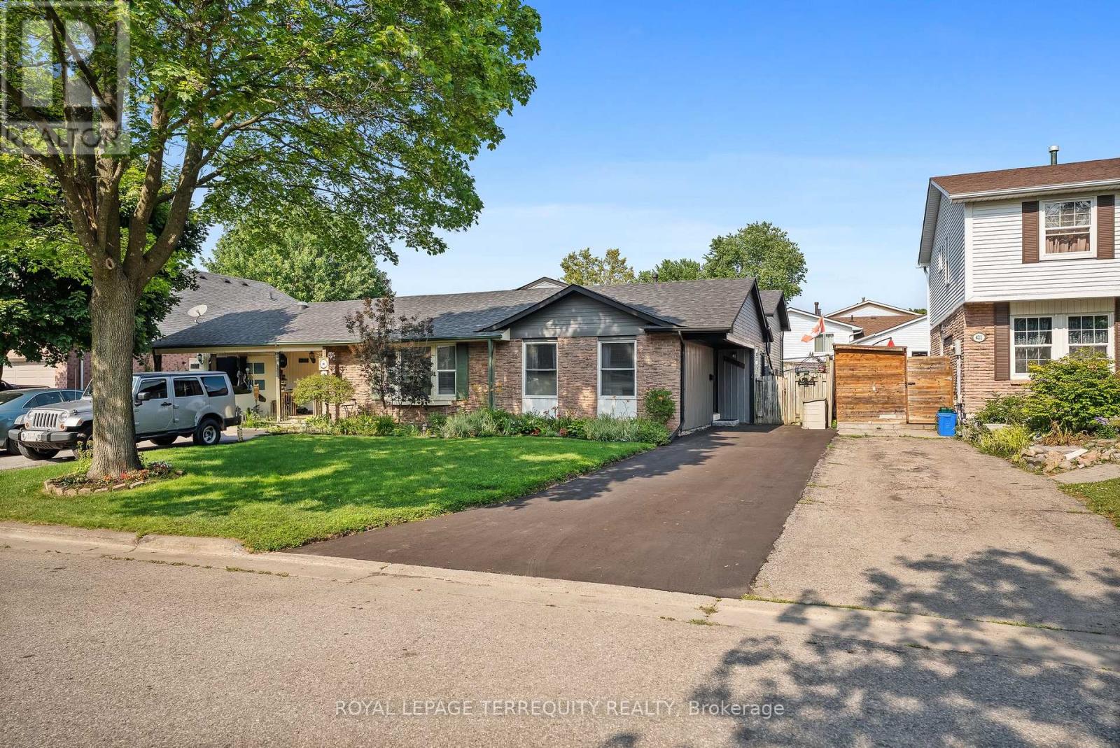 Property at 425 LESABRE STREET image 2