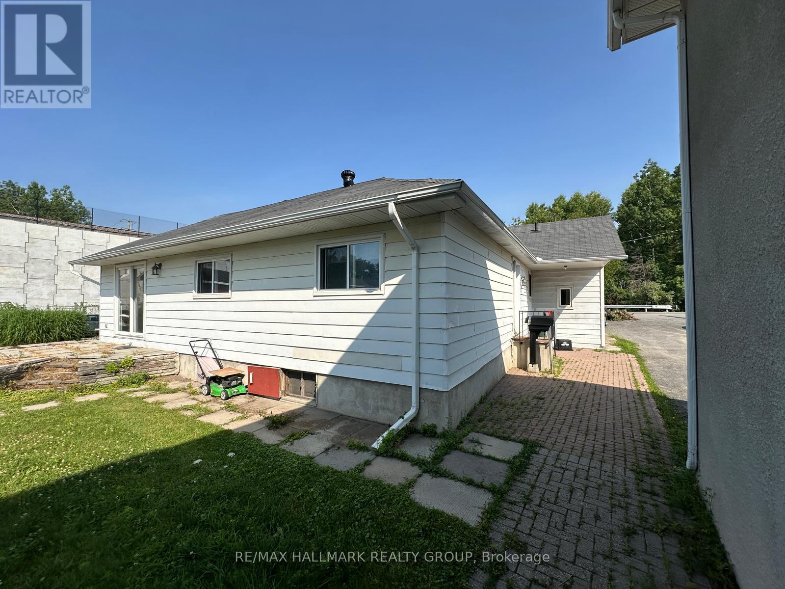 2440 Leitrim Road, Ottawa, Ontario  K1T 3V3 - Photo 19 - X12291506