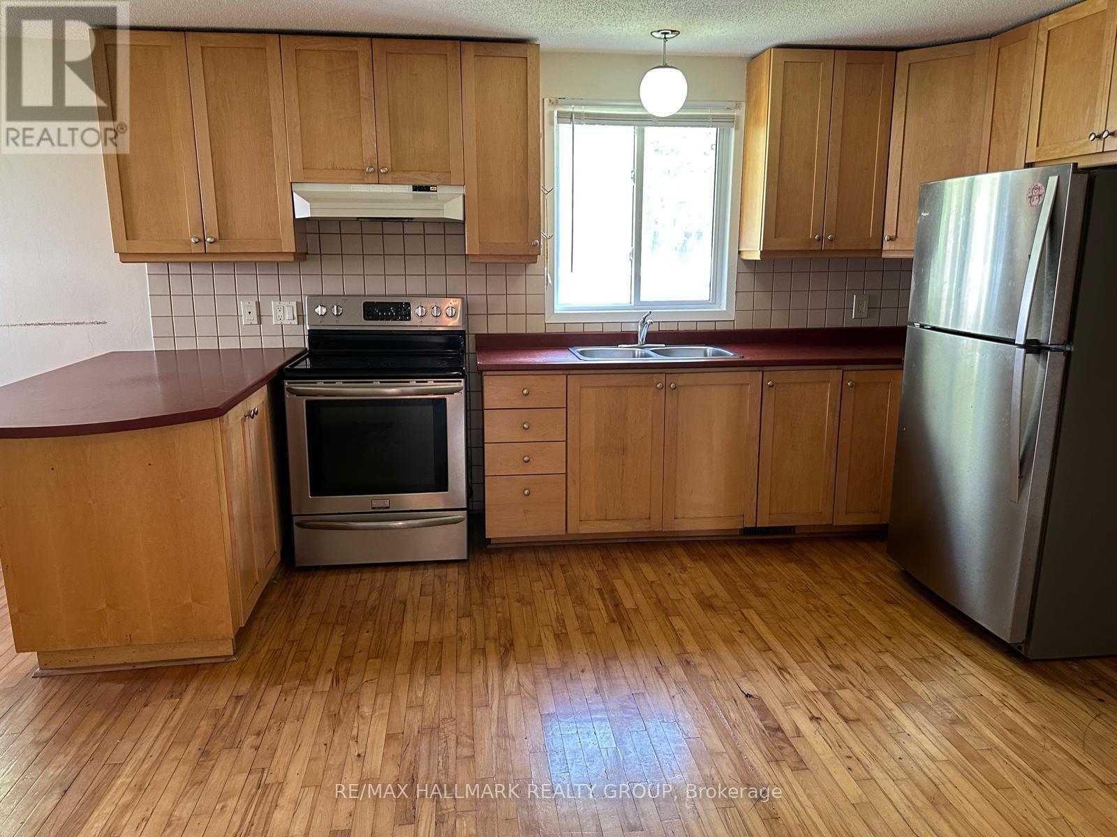 2440 Leitrim Road, Ottawa, Ontario  K1T 3V3 - Photo 4 - X12291506