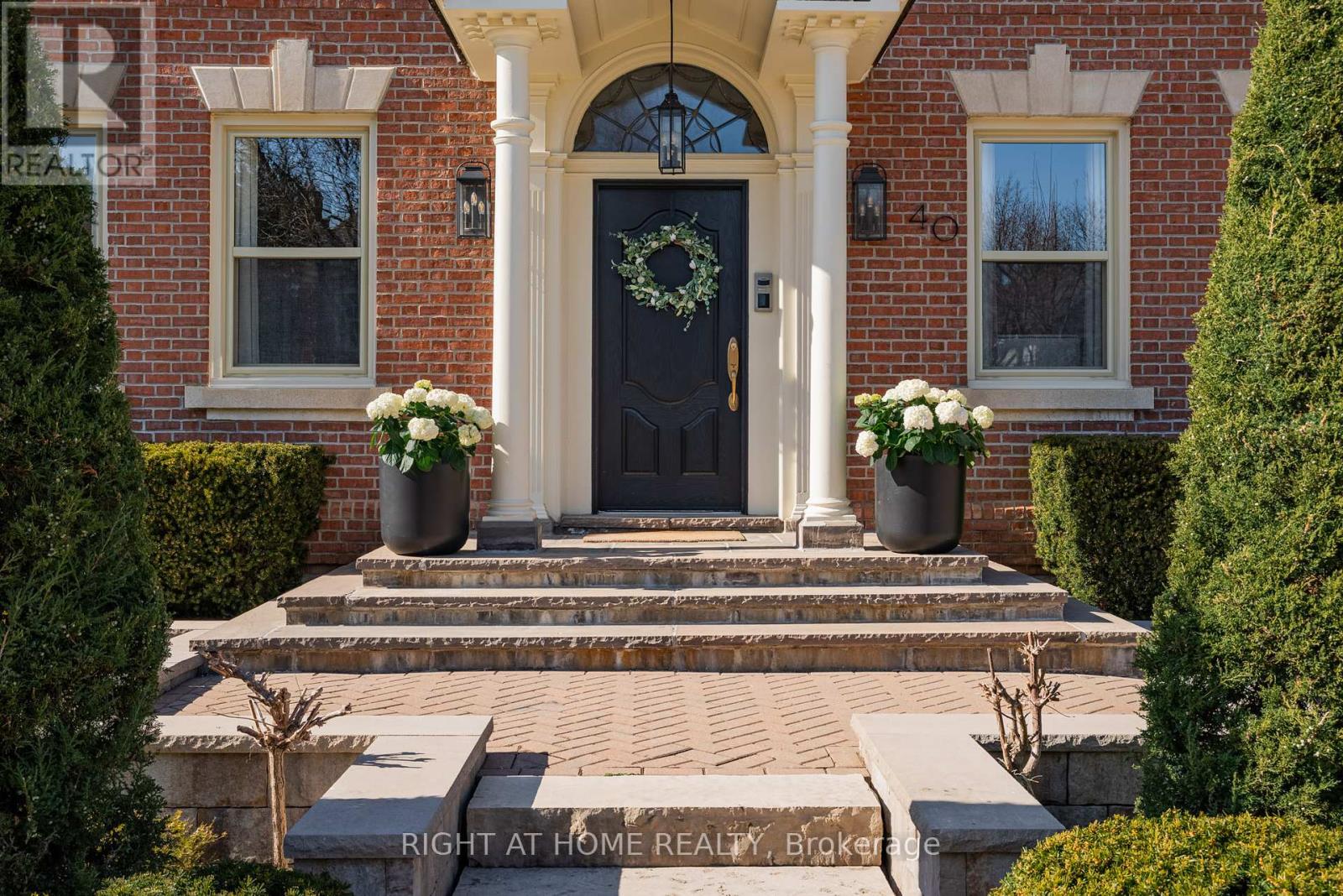 Property at 40 OATLANDS CRESCENT image 2