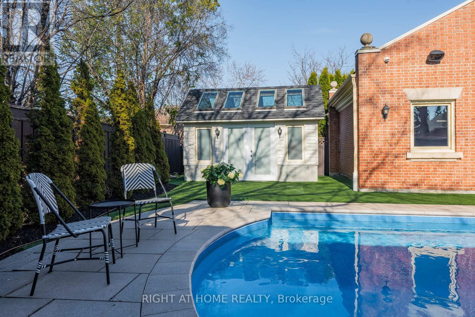40 Oatlands Crescent, Richmond Hill, Ontario  L4C 9P1 - Photo 34 - N12291344