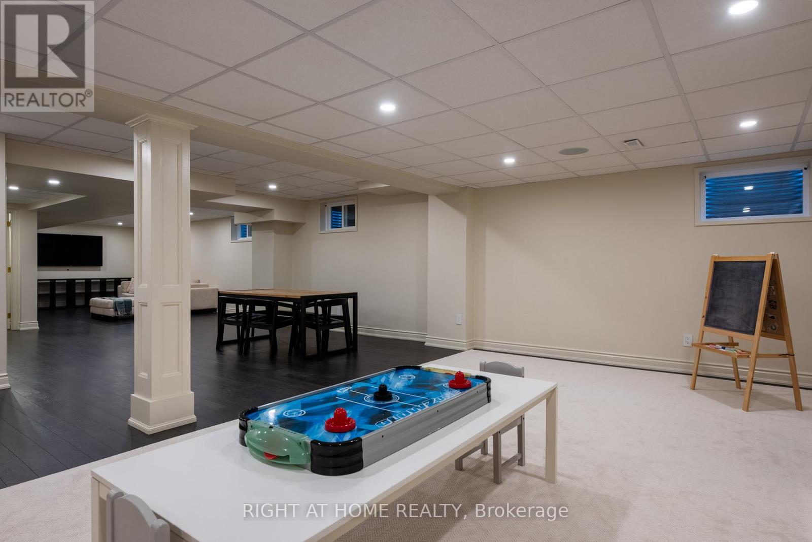 40 Oatlands Crescent, Richmond Hill, Ontario  L4C 9P1 - Photo 35 - N12291344