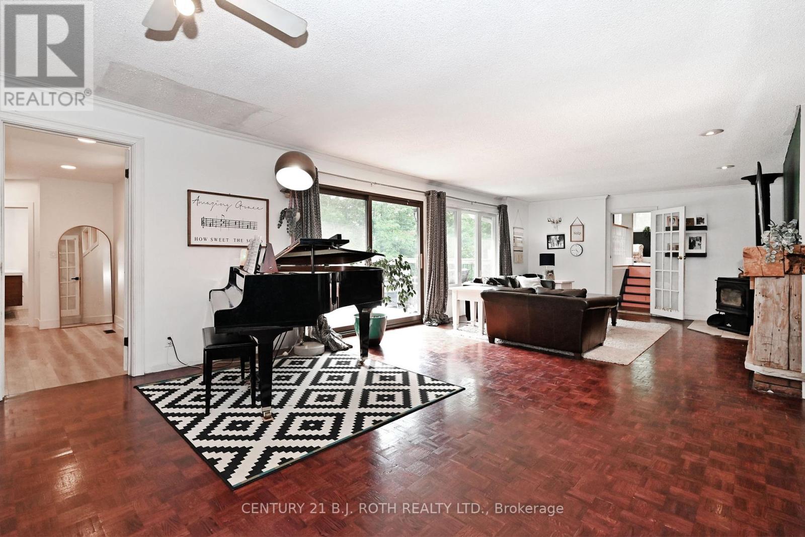 17956 Warden Avenue, East Gwillimbury, Ontario  L0G 1V0 - Photo 12 - N12291391